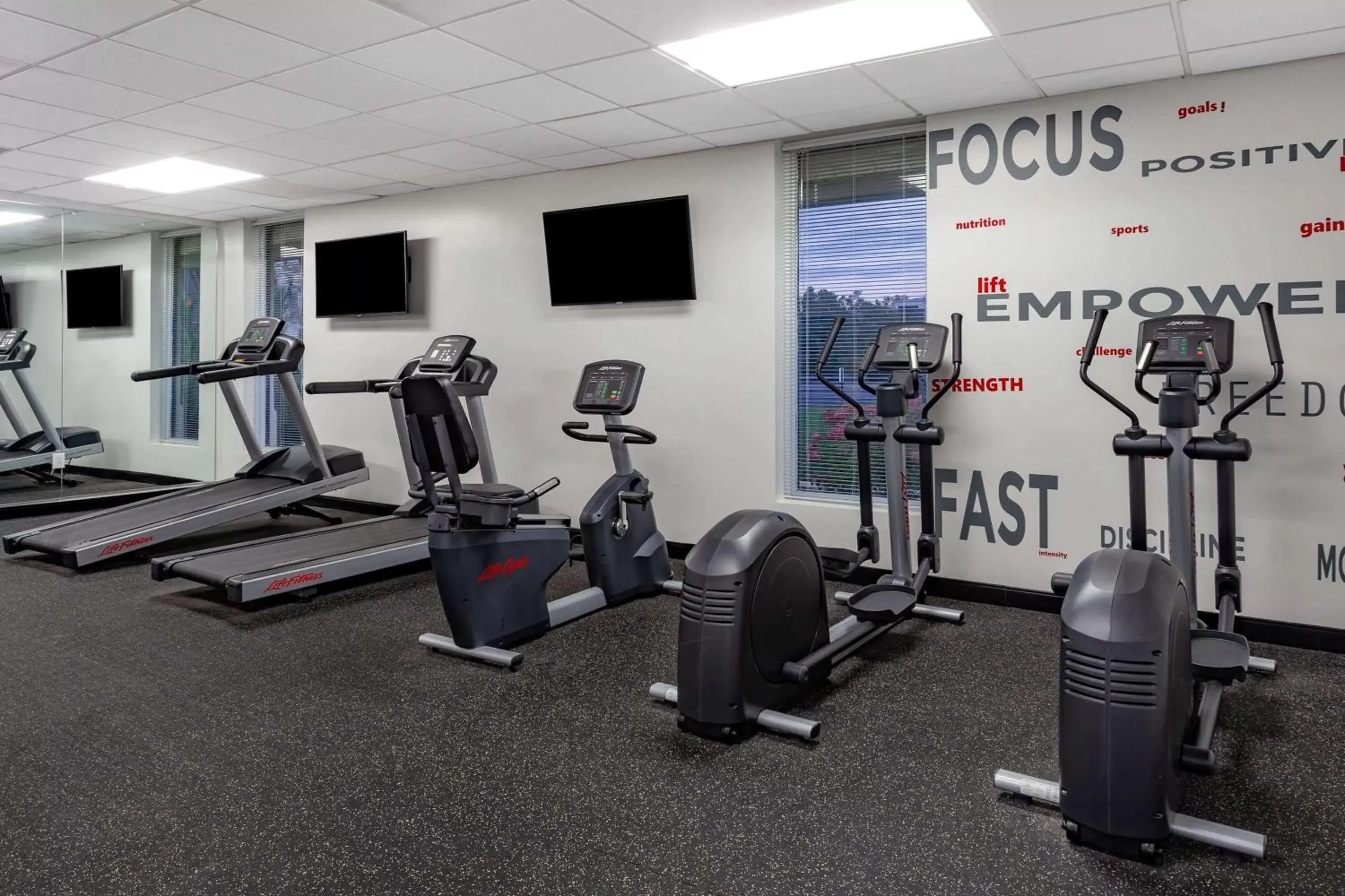 Restaurant/places to eat, Fitness Center/Facilities in Ramada by Wyndham Windsor Locks