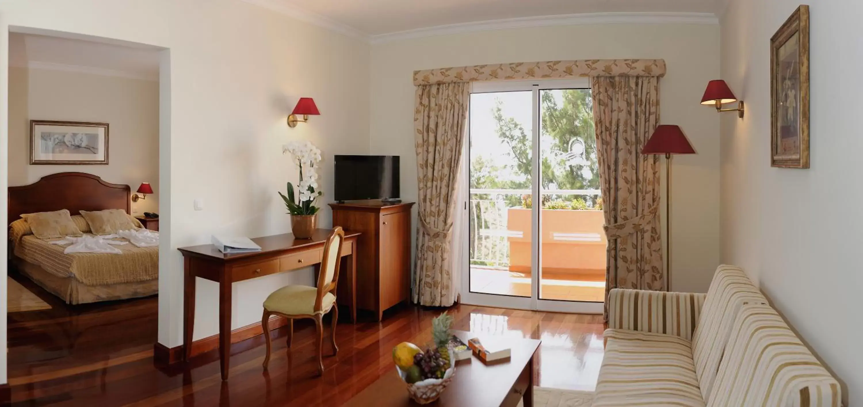 Communal lounge/ TV room, Bed in Ocean Gardens Communal lounge/ TV room, Bed in Ocean Gardens