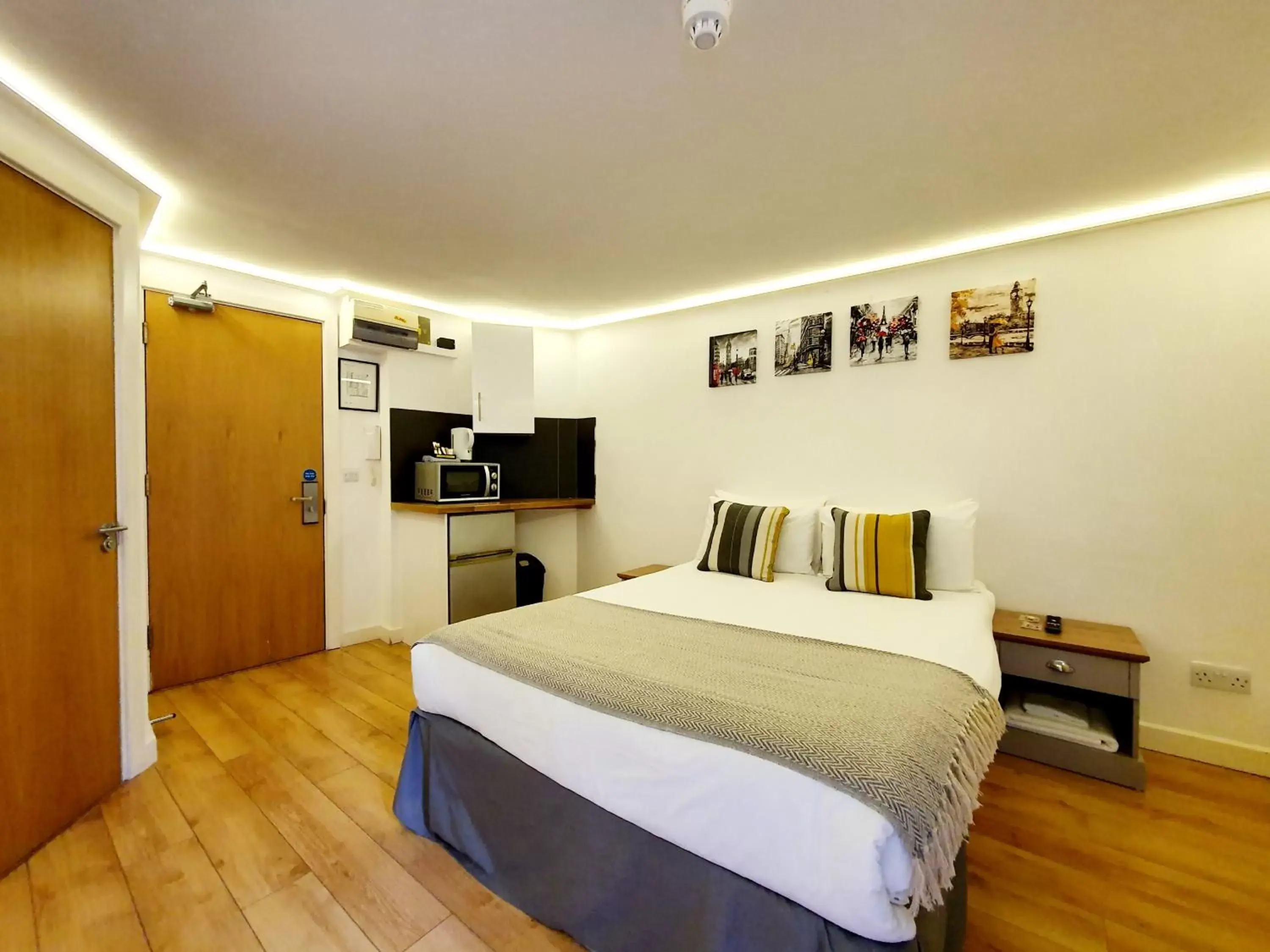 Photo of the whole room, Bed in London Stay Apartments