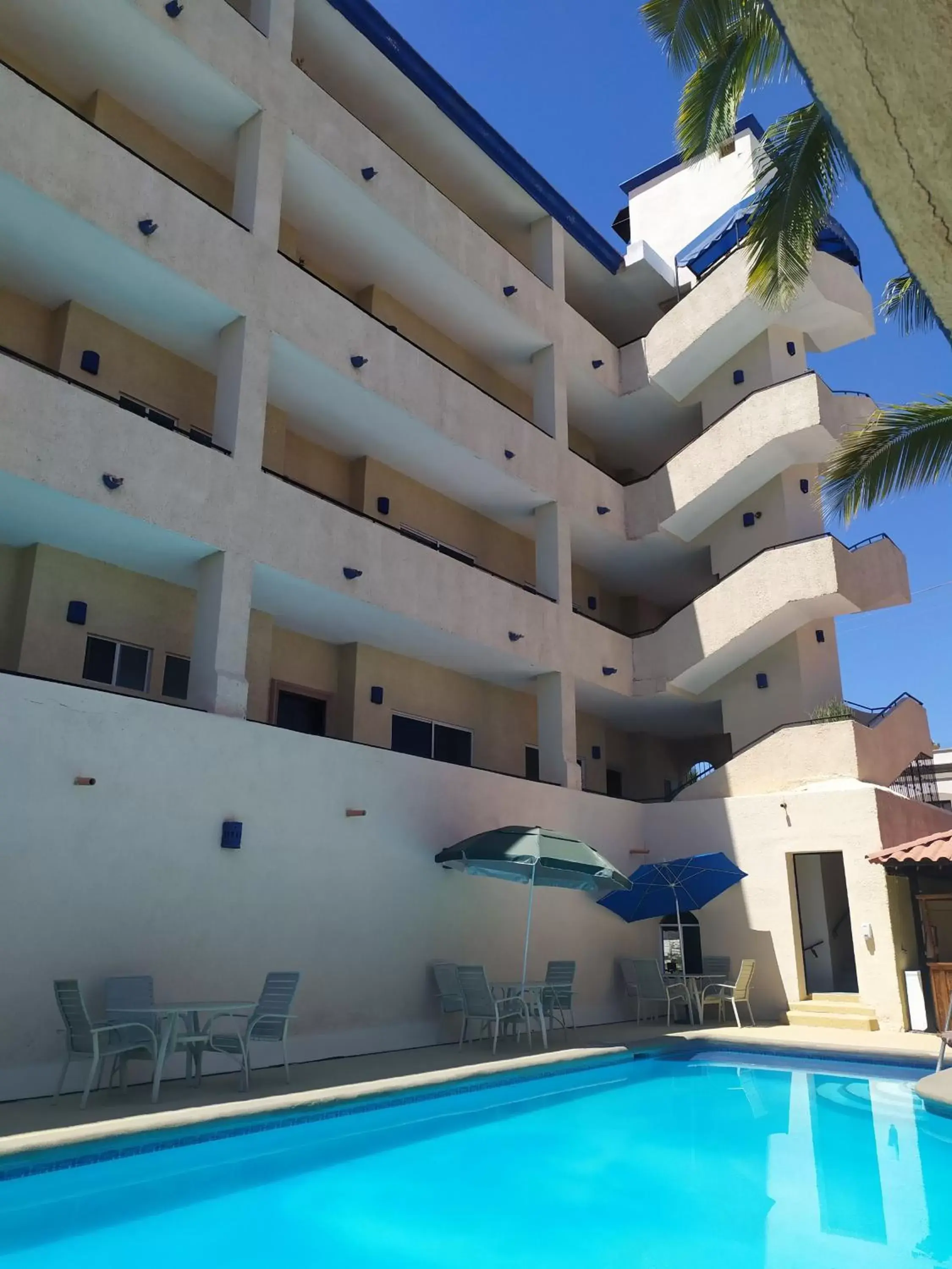 Property building, Swimming Pool in Las Gaviotas Condo-Hotel La Paz BCS