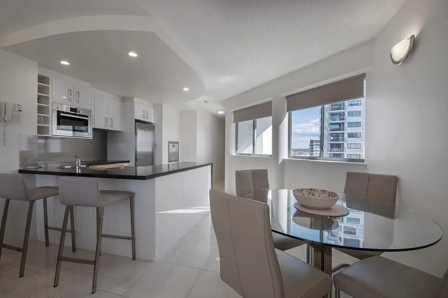 Kitchen/Kitchenette in Malibu Apartments