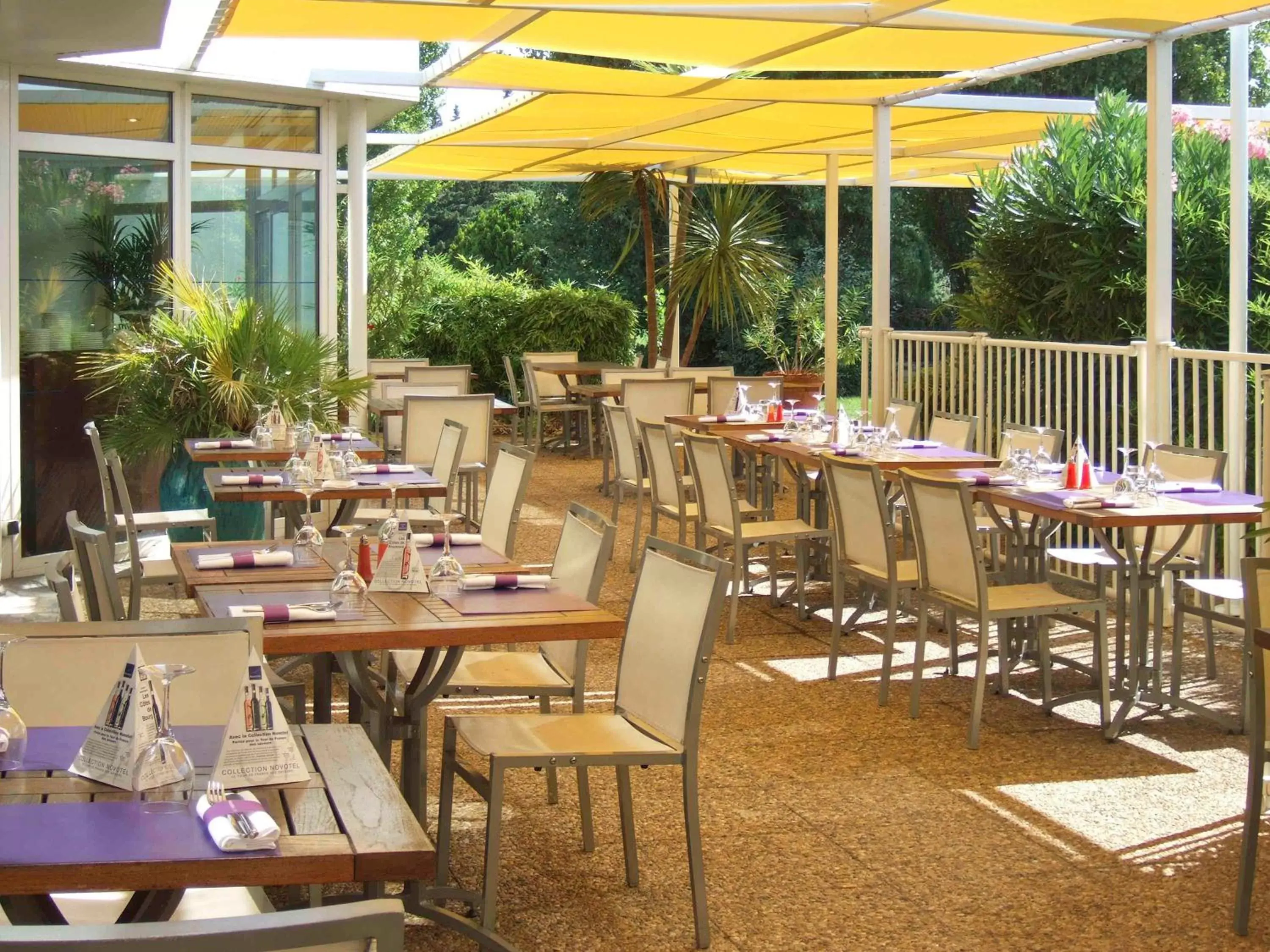 Property building, Restaurant/Places to Eat in ibis Styles Marseille Aéroport