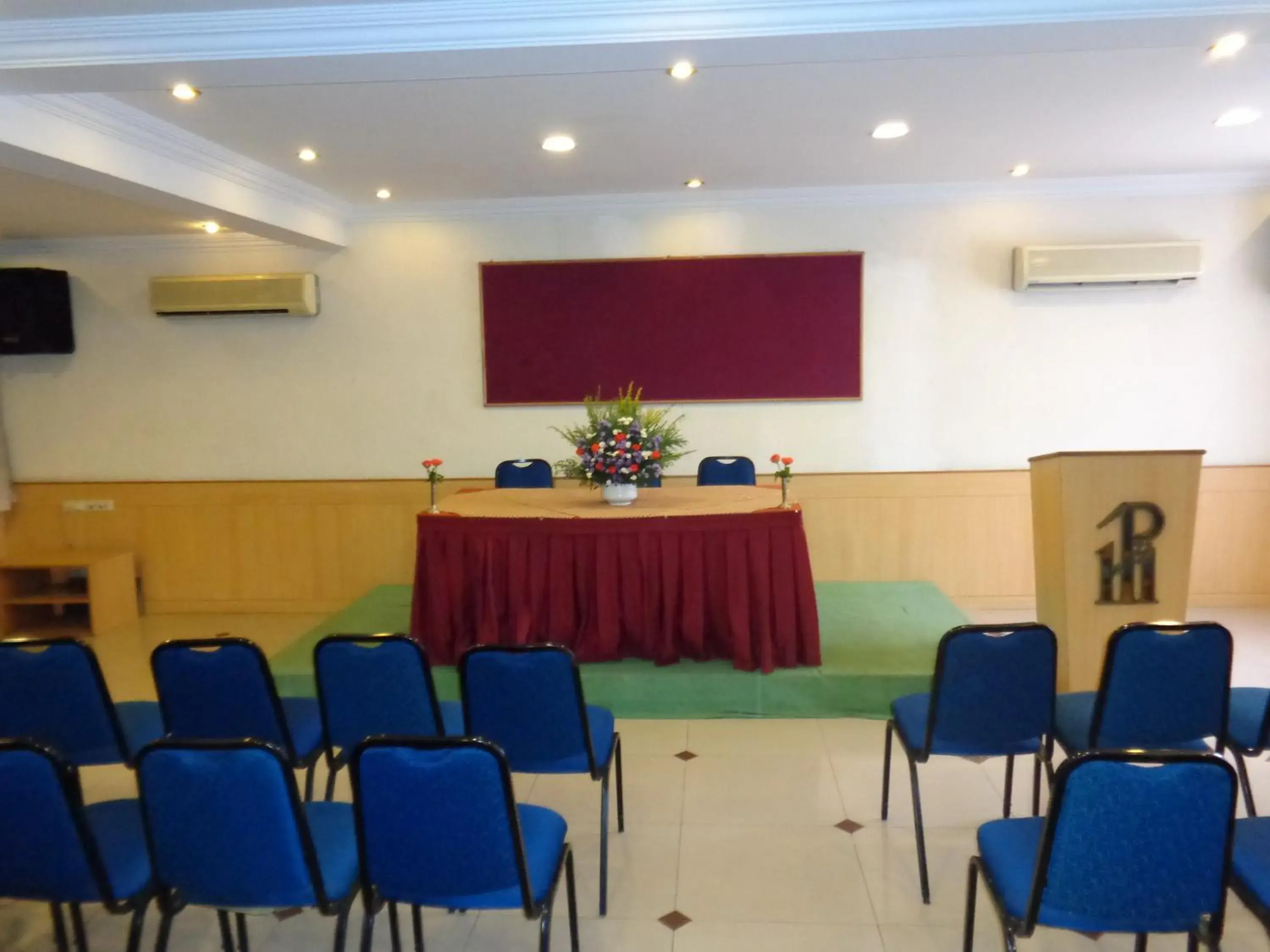 Business facilities, Business Area/Conference Room in Hotel Poonja International