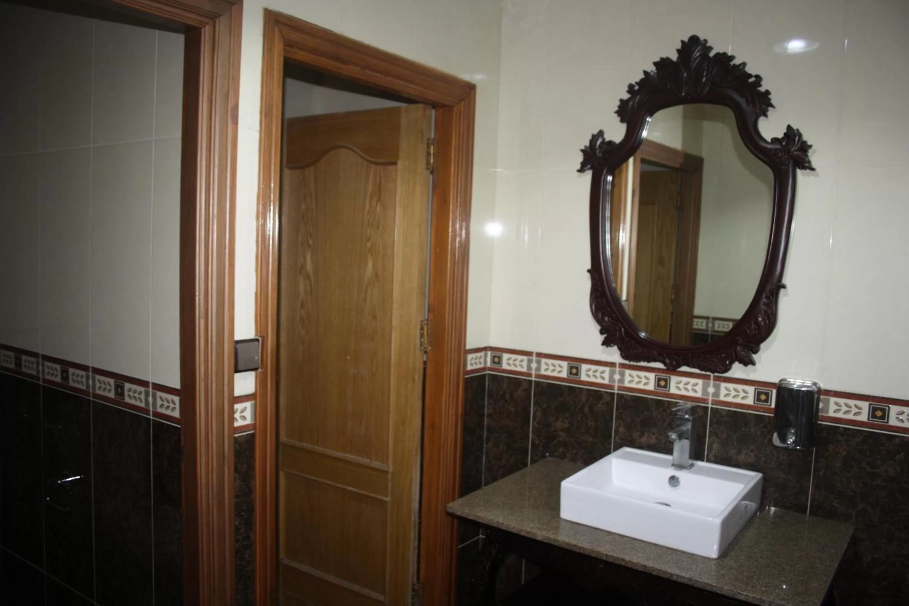Bathroom in Hotel Salime Al Khozama