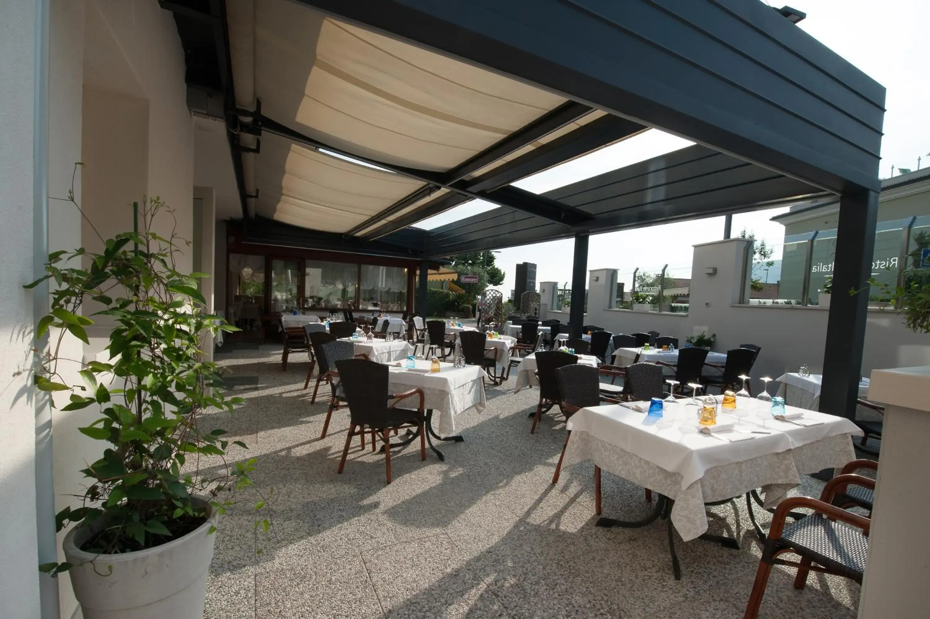 Restaurant/Places to Eat in Hotel Italia