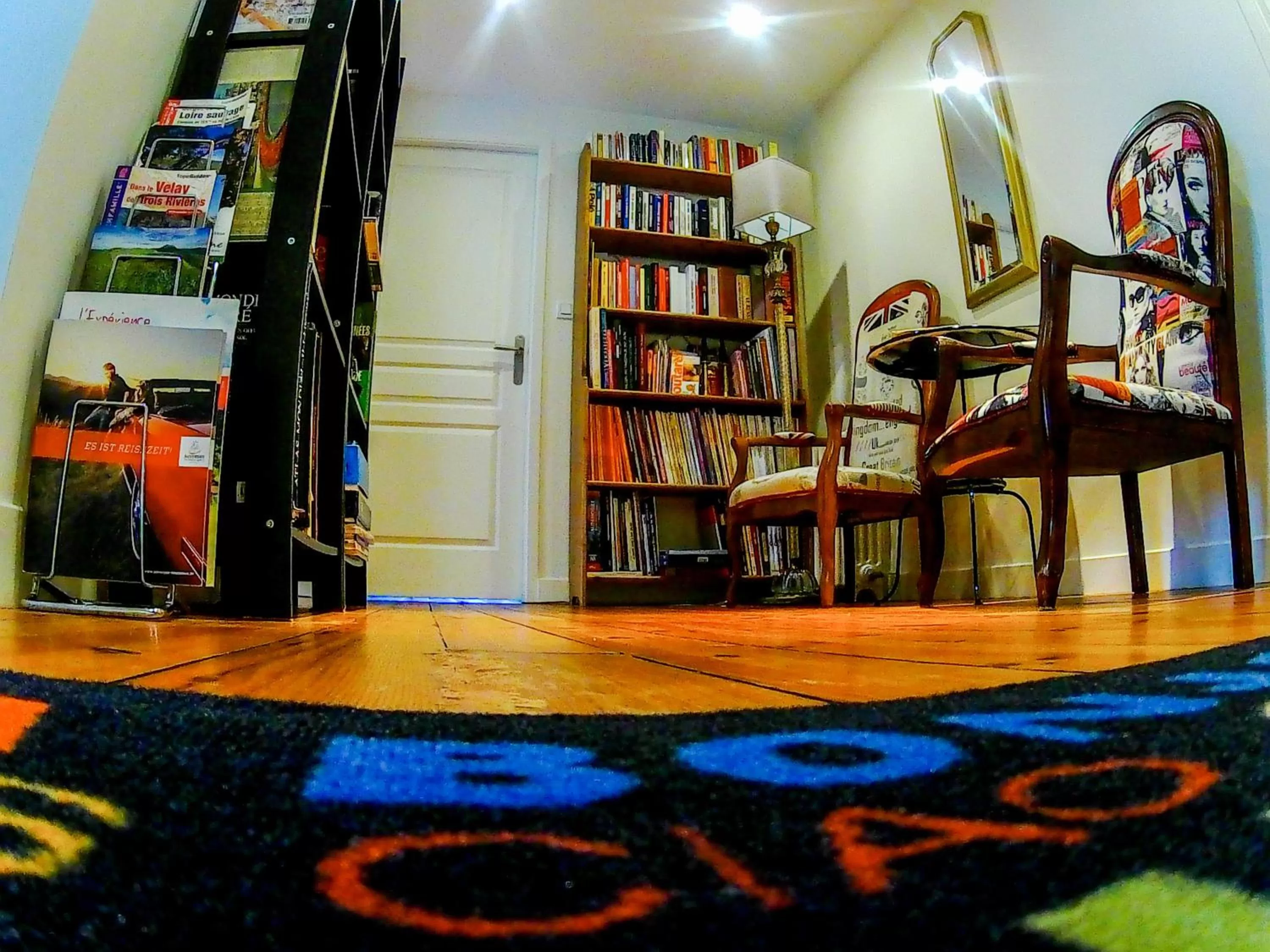 Library in Chez Martine et Philippe en Velay