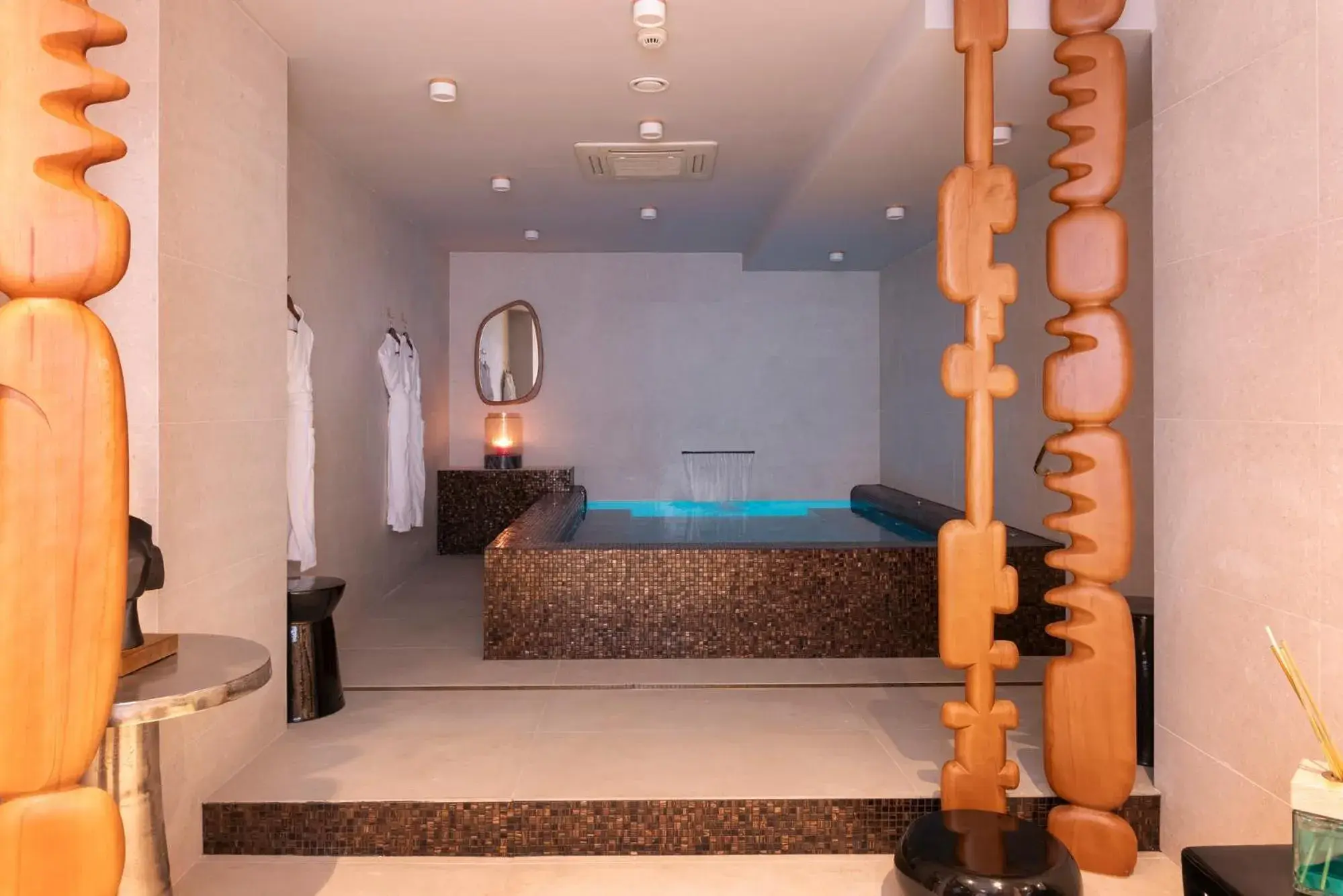 Spa and wellness centre/facilities, Bed in Hôtel Juliana Paris
