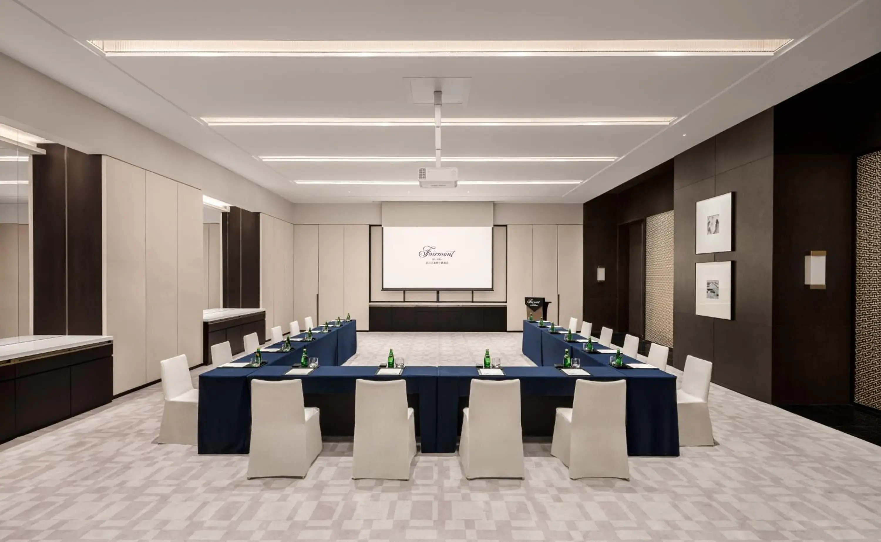 Meeting/conference room in Fairmont Wuhan