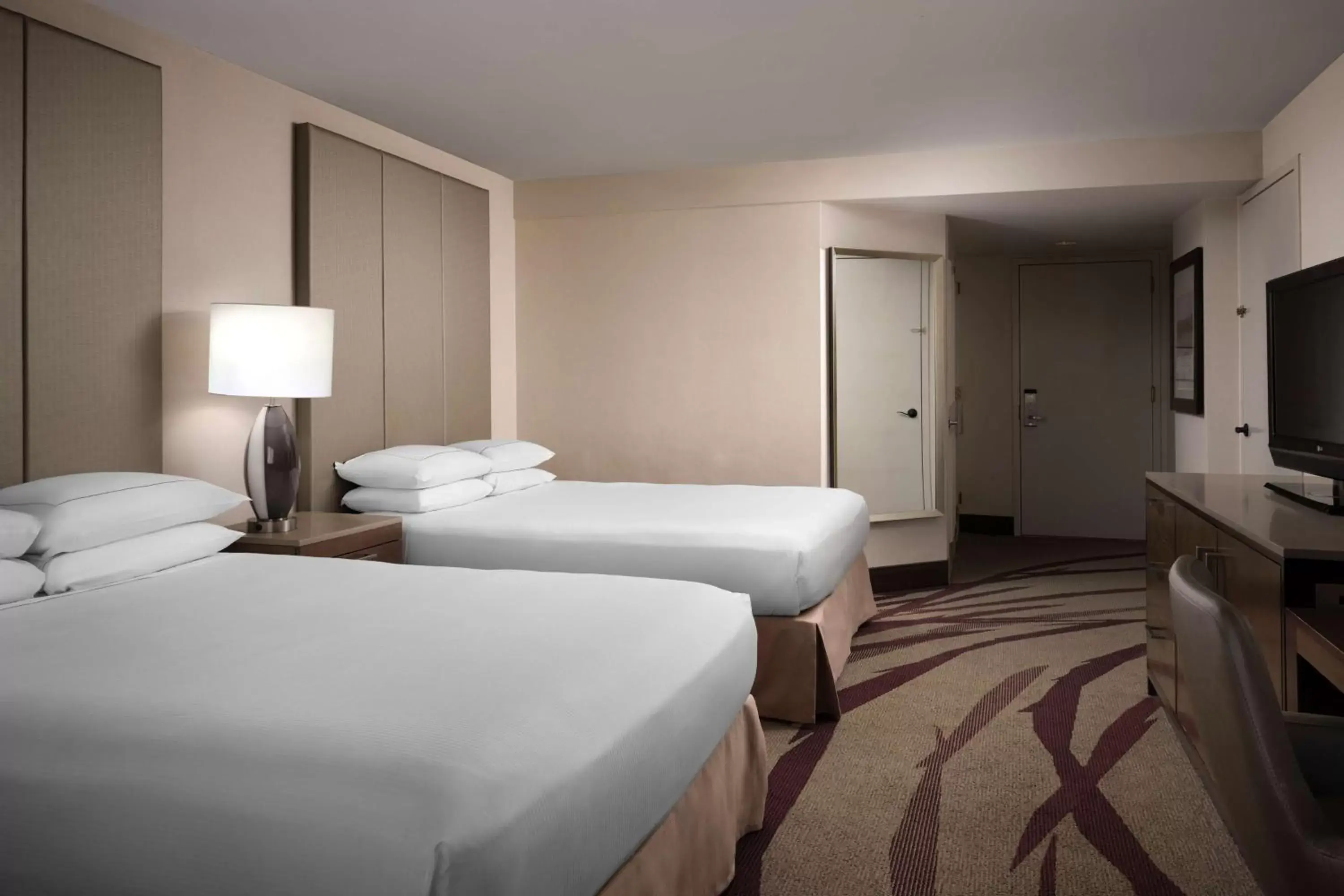 Bed in Hilton Long Beach Hotel