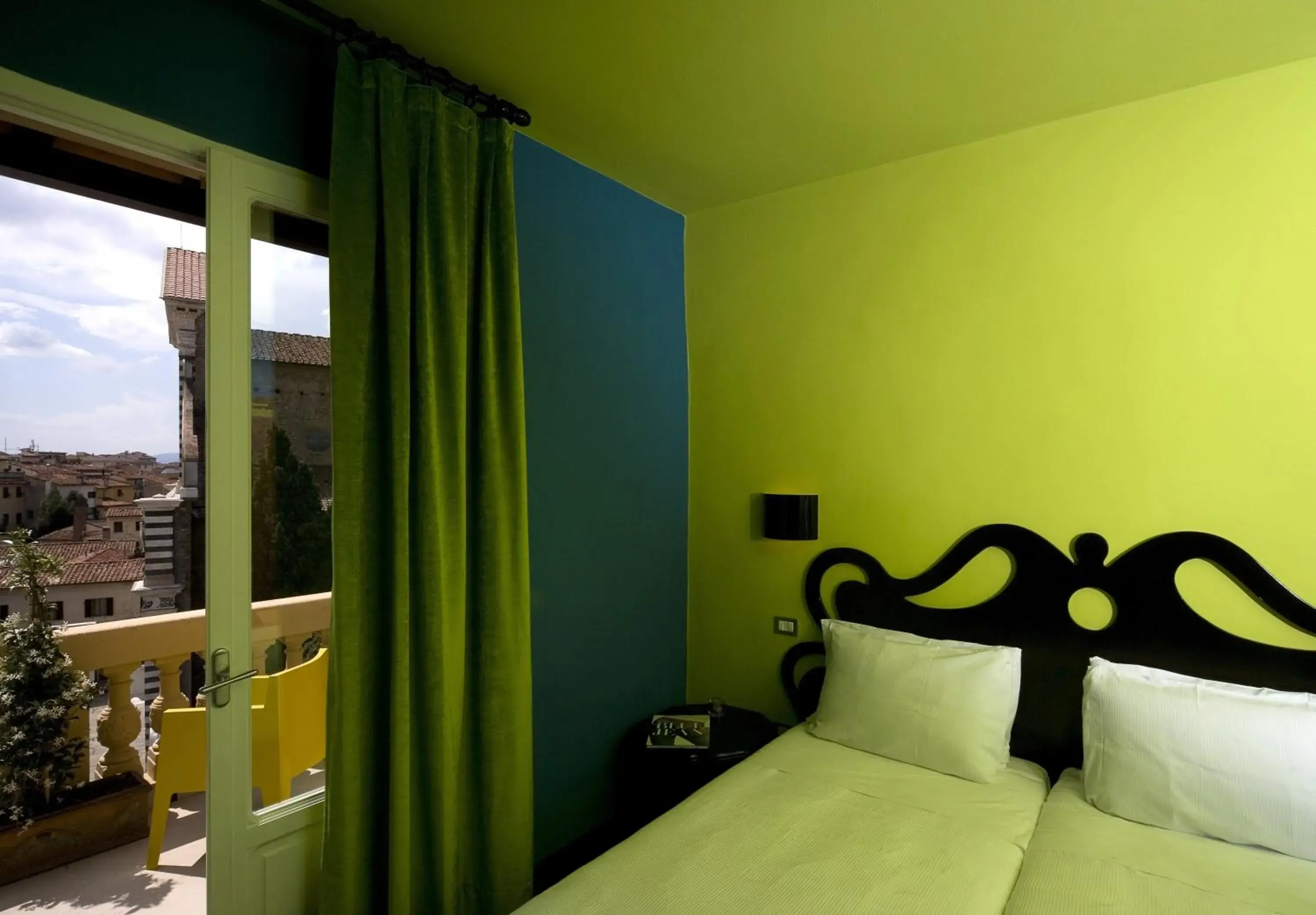 Bedroom, Bed in Hotel Universo - WTB Hotels