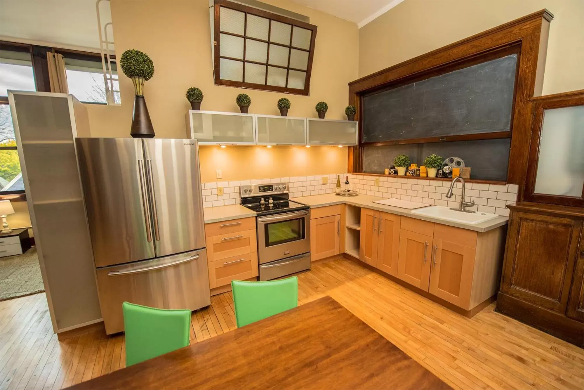 Kitchen/Kitchenette in School 31 Lofts