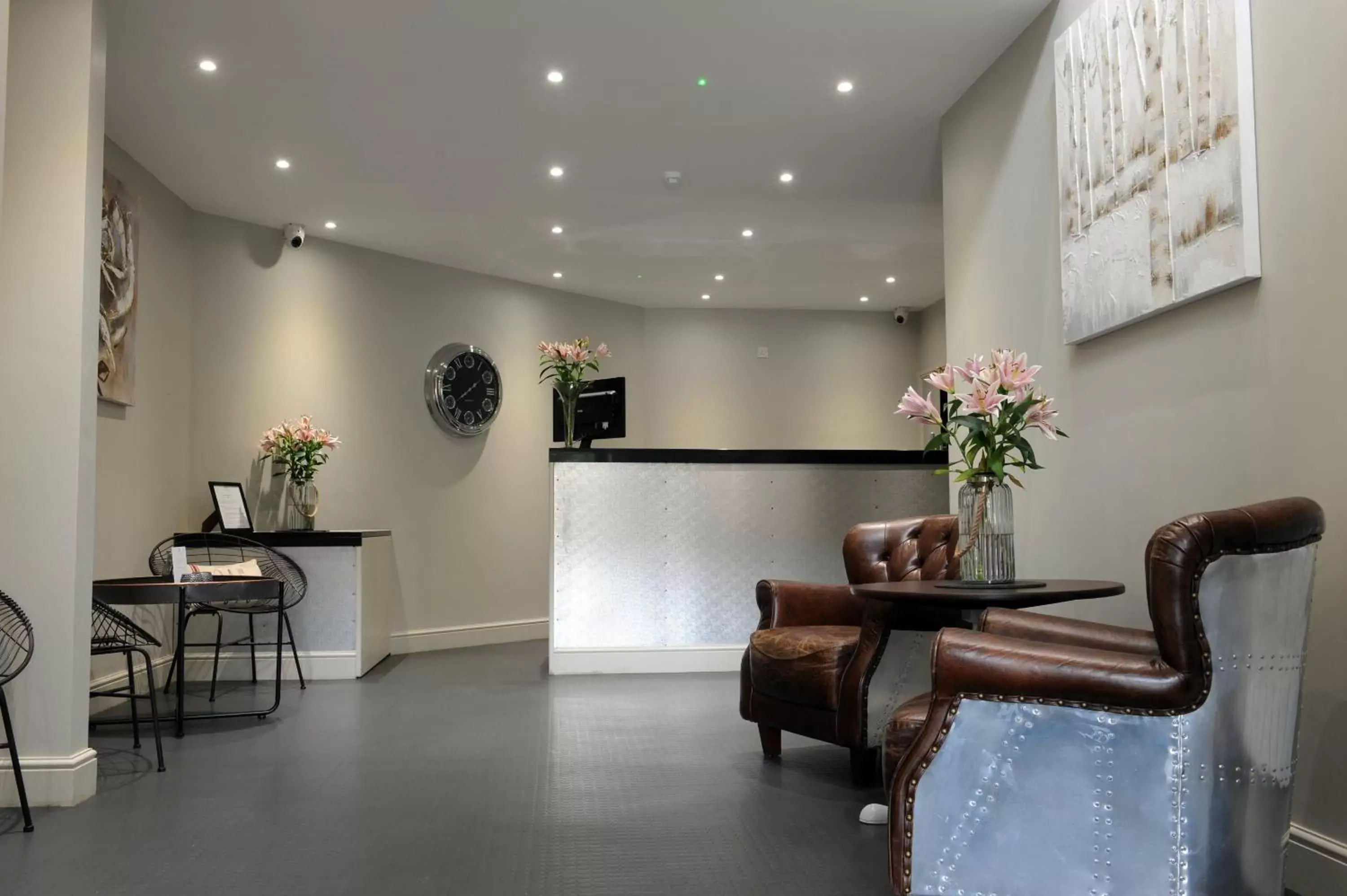 Lobby or reception, Lounge/Bar in All Saints Hotel