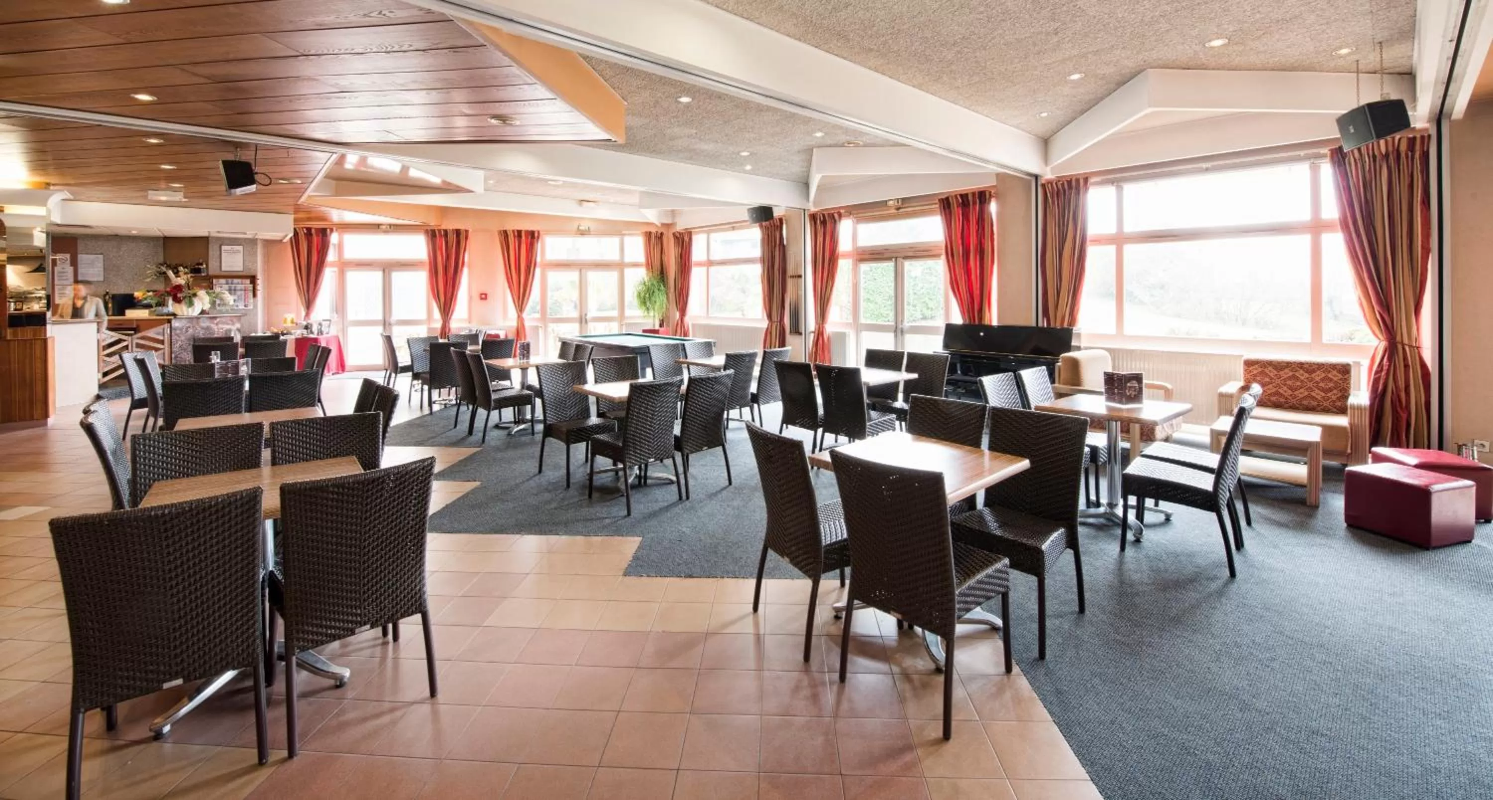 Restaurant/places to eat in Hotel *** & Spa Vacances Bleues Villa Marlioz