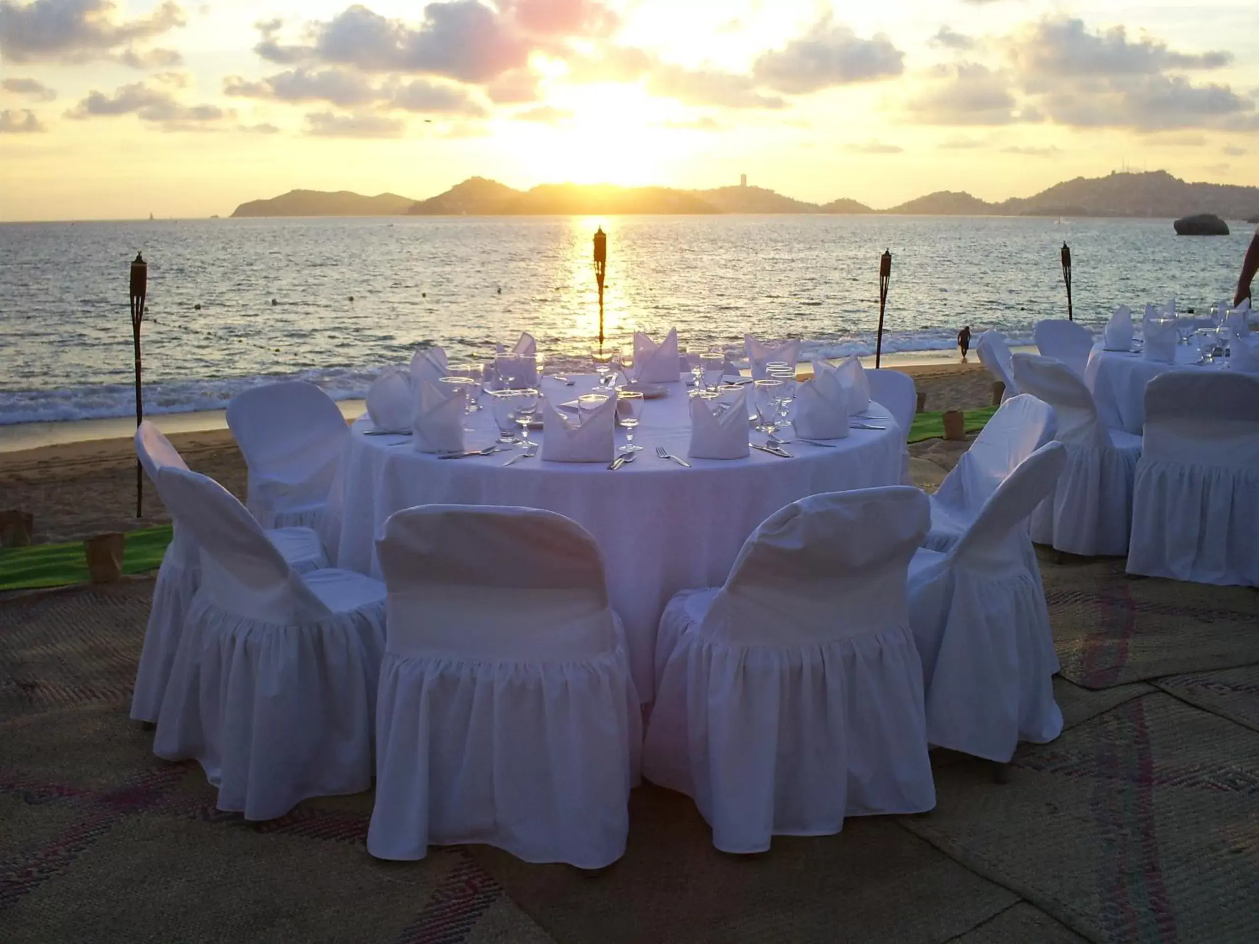 Banquet/Function facilities, Banquet Facilities in Hotel Acapulco Malibu