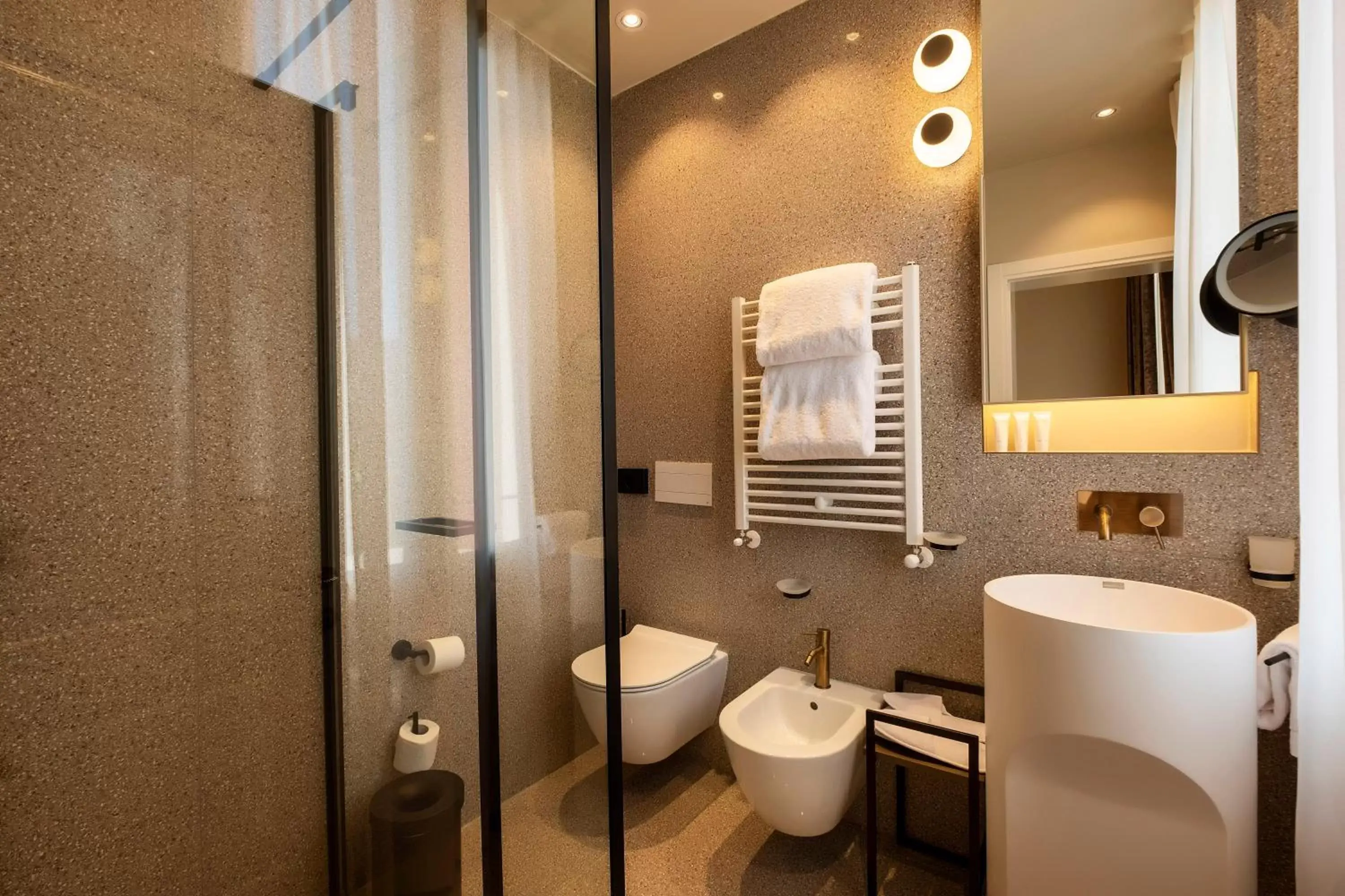 Shower, Bathroom in Hotel Villa Soligo - Small Luxury Hotels of the World