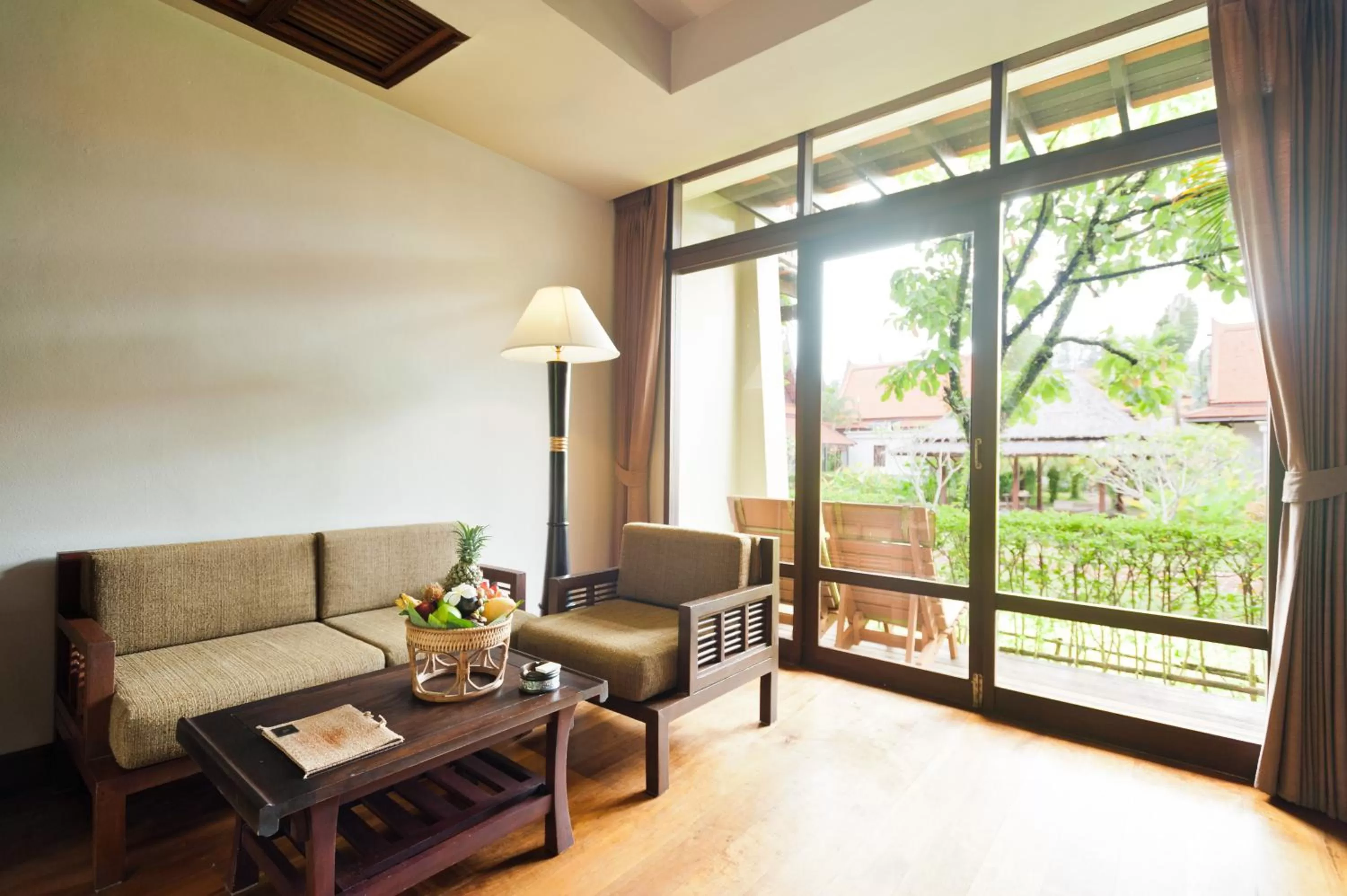 Lounge or bar in Khaolak Bhandari Resort & Spa