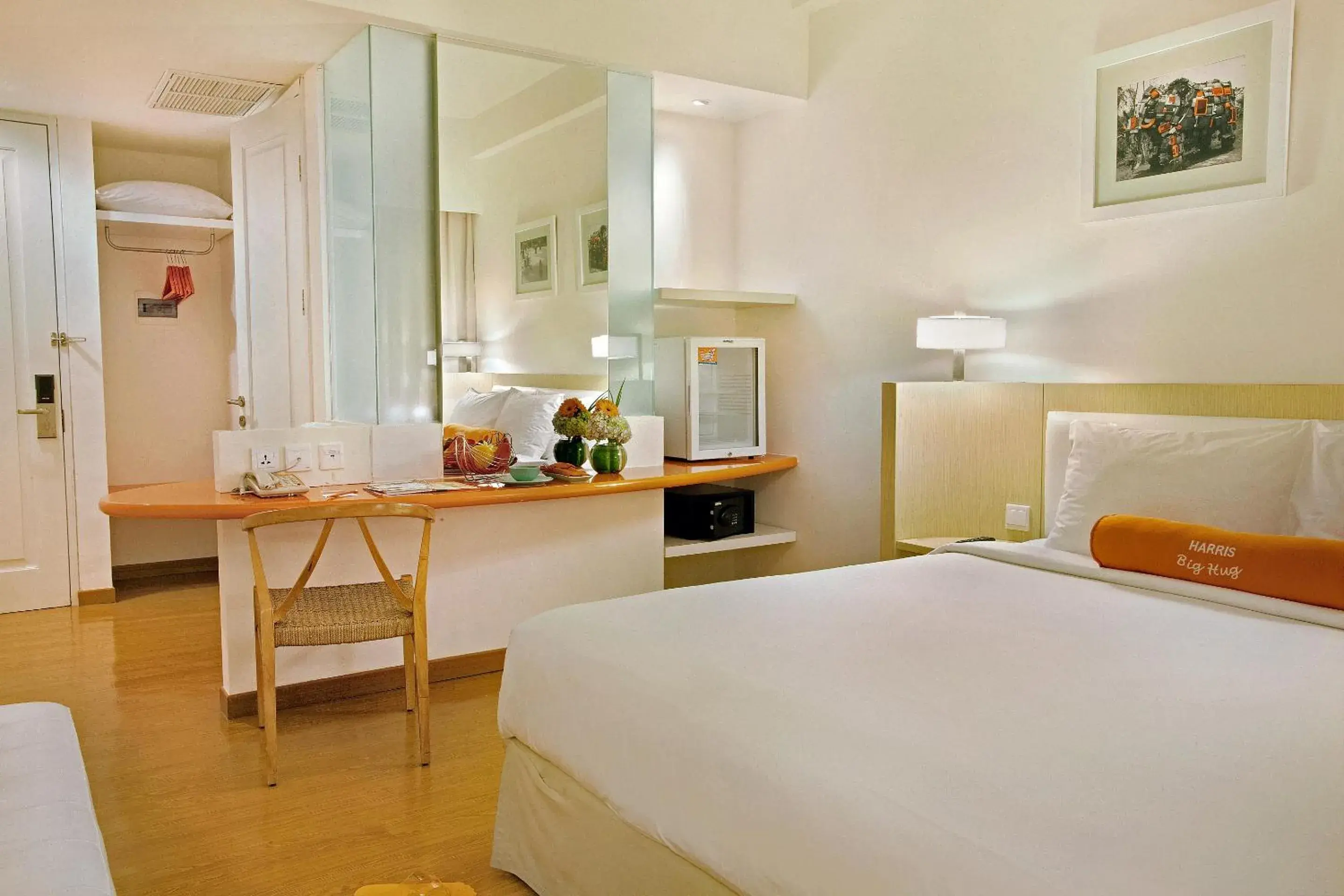 Bedroom, Bed in Harris Hotel & Conventions Malang