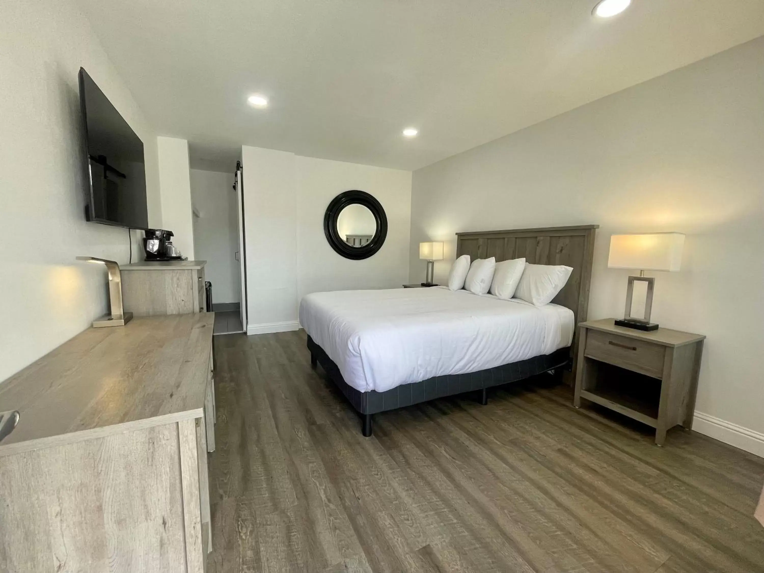 Bed in Budget Inn Bed in Budget Inn