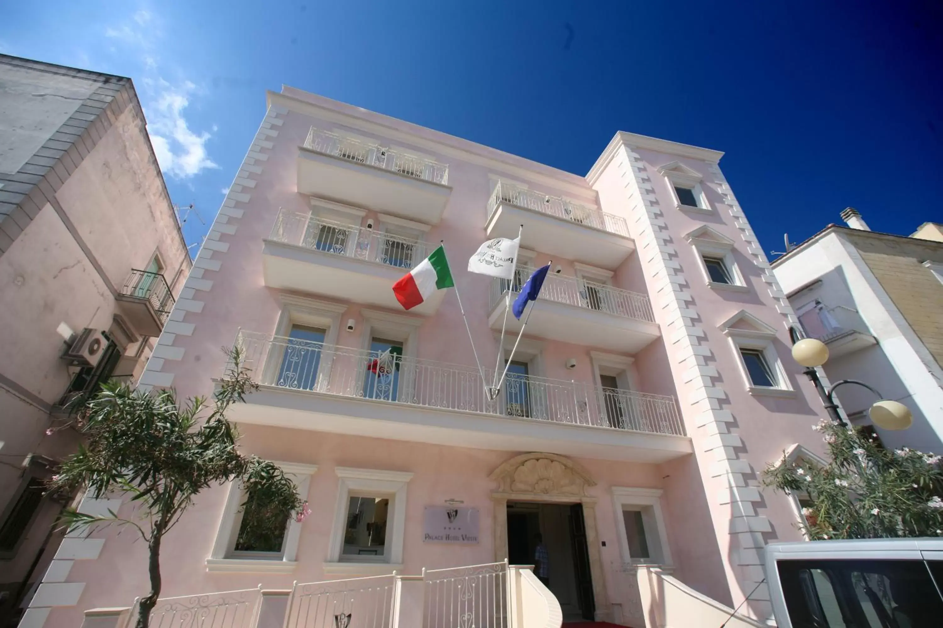 Facade/entrance, Property Building in Palace Hotel Vieste