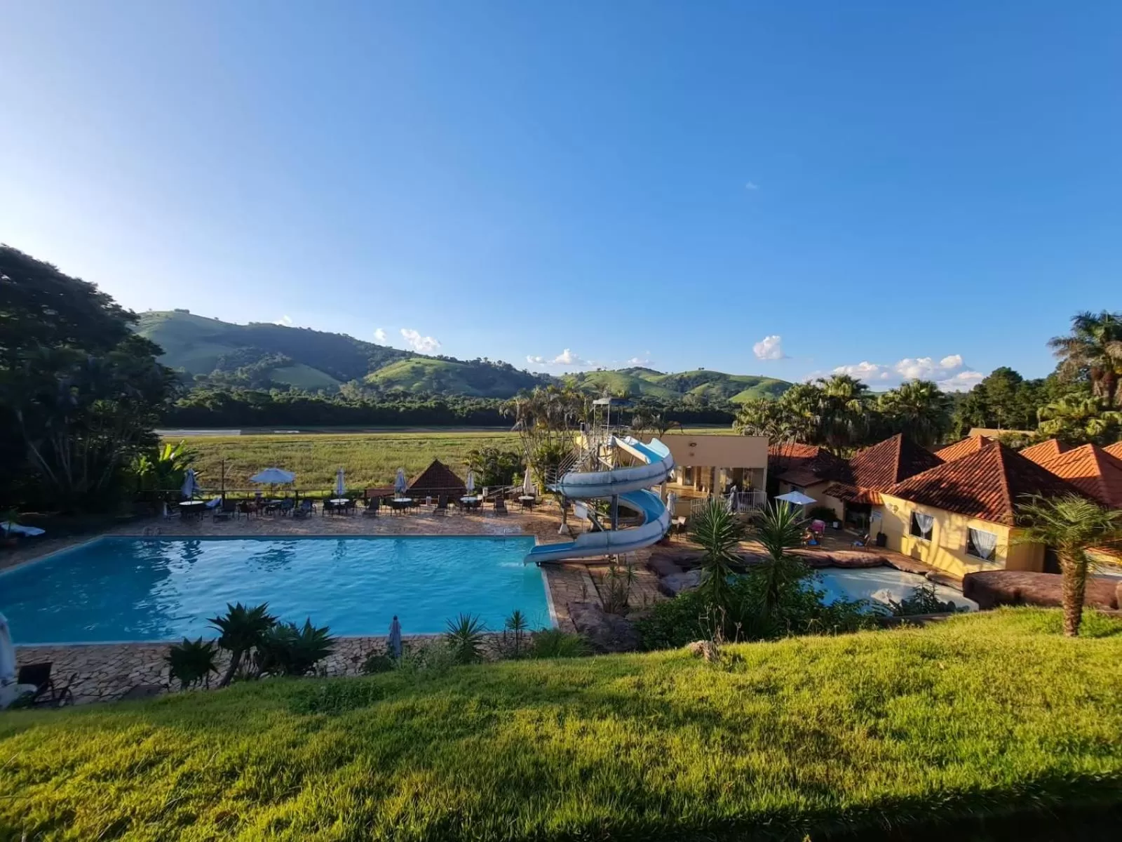 Swimming pool in Pousada Le Sapê