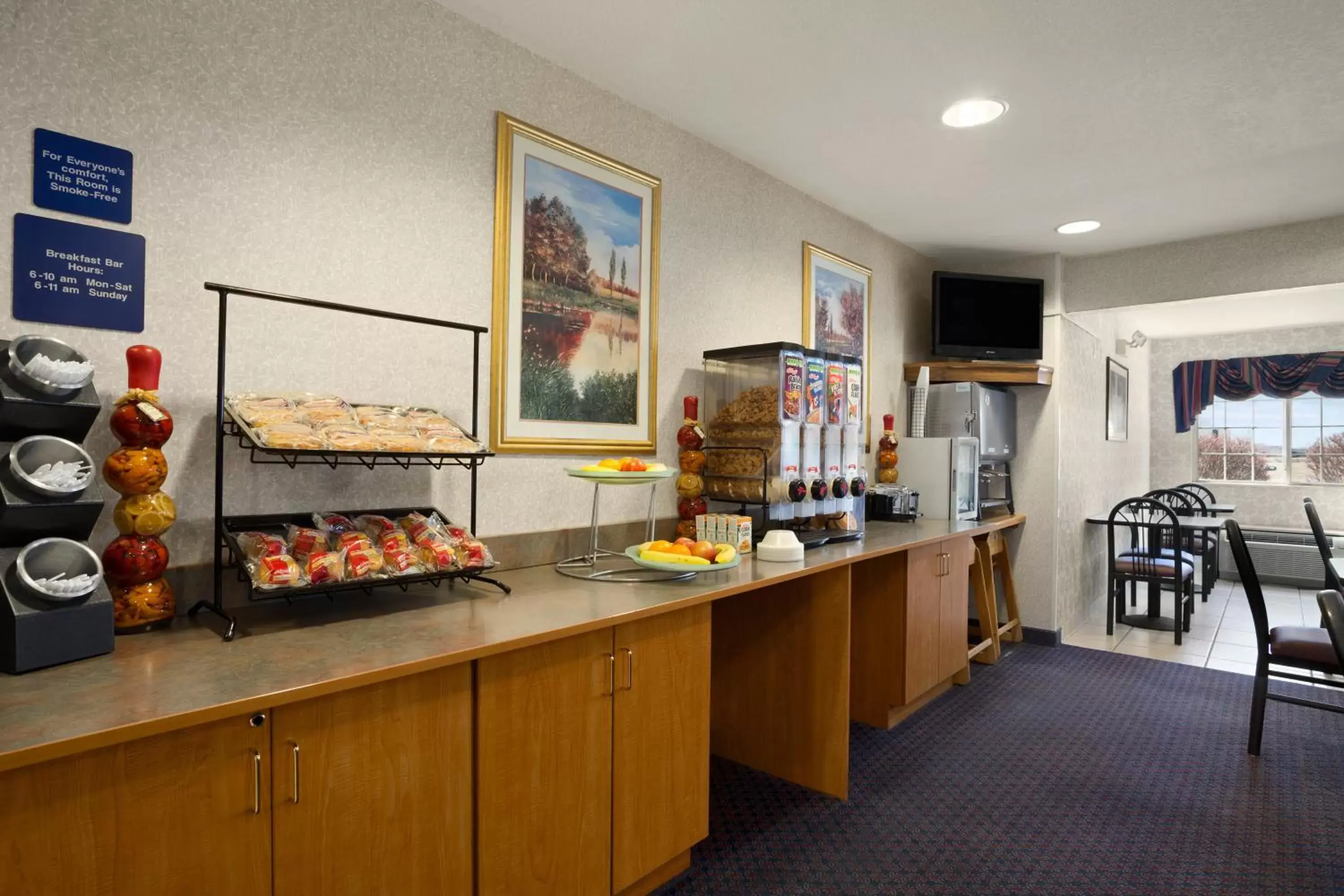 Food in Ramada Limited and Suites Bloomington