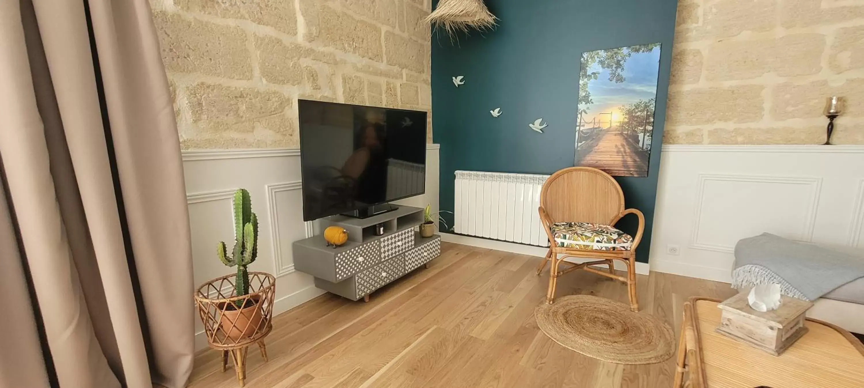 TV and multimedia, Seating Area in Au Do'Mayne des Bouilles - Spa & Piscine