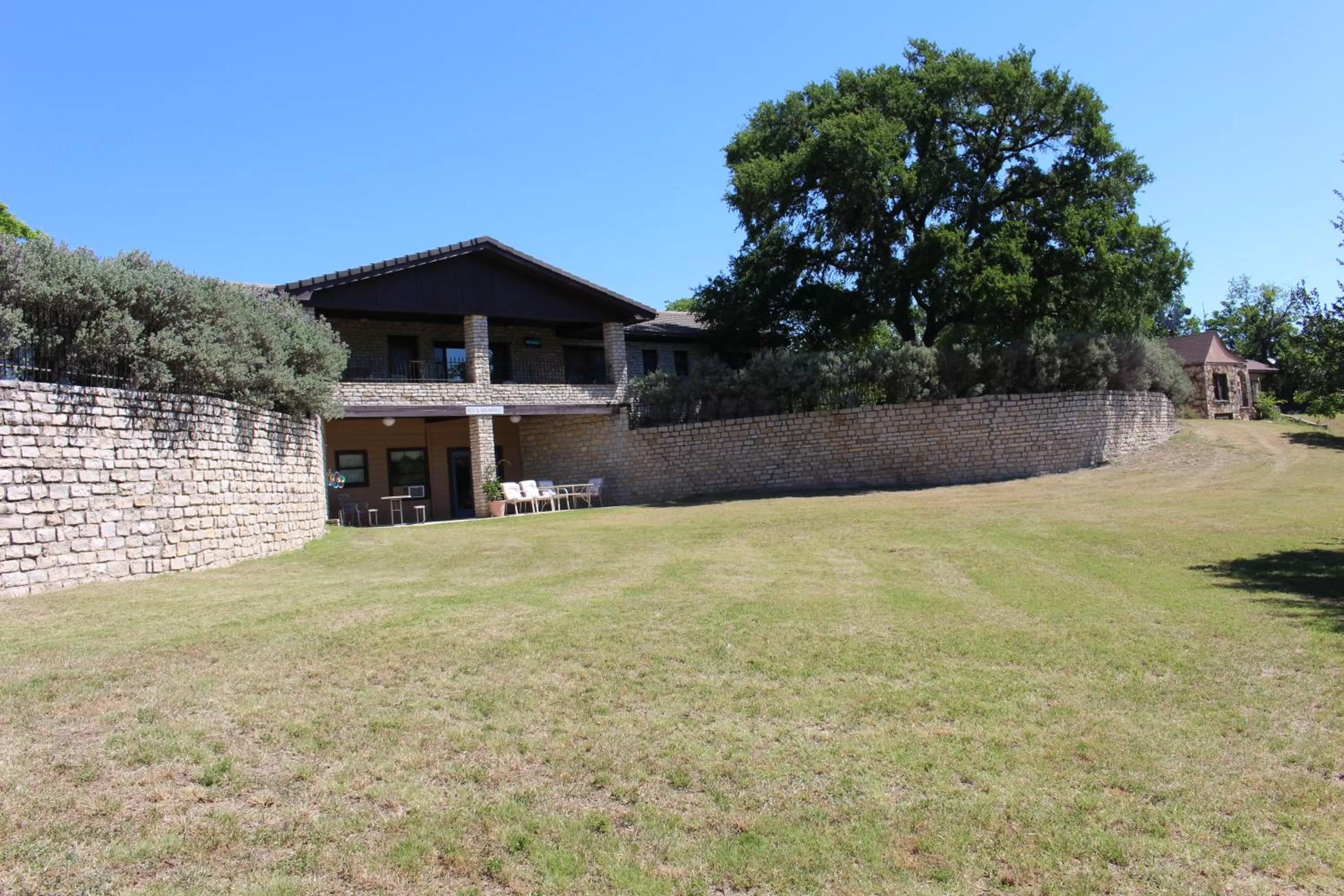 Property Building in Live Oak B&B