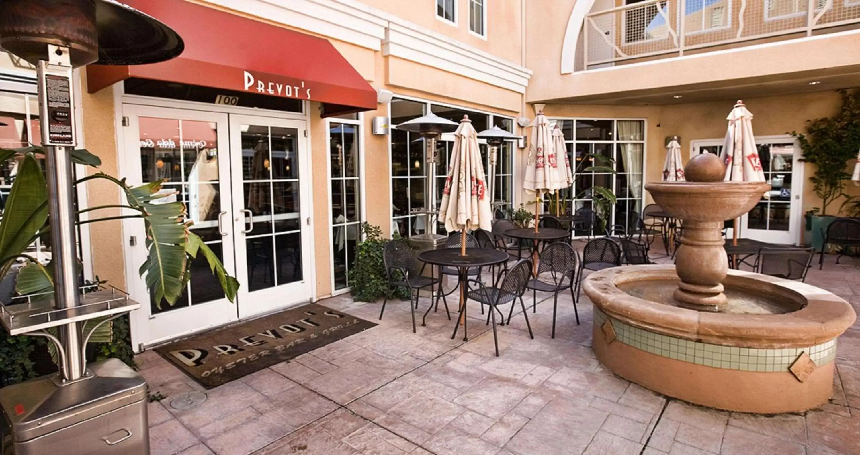 Restaurant/places to eat in Hampton Inn Brentwood