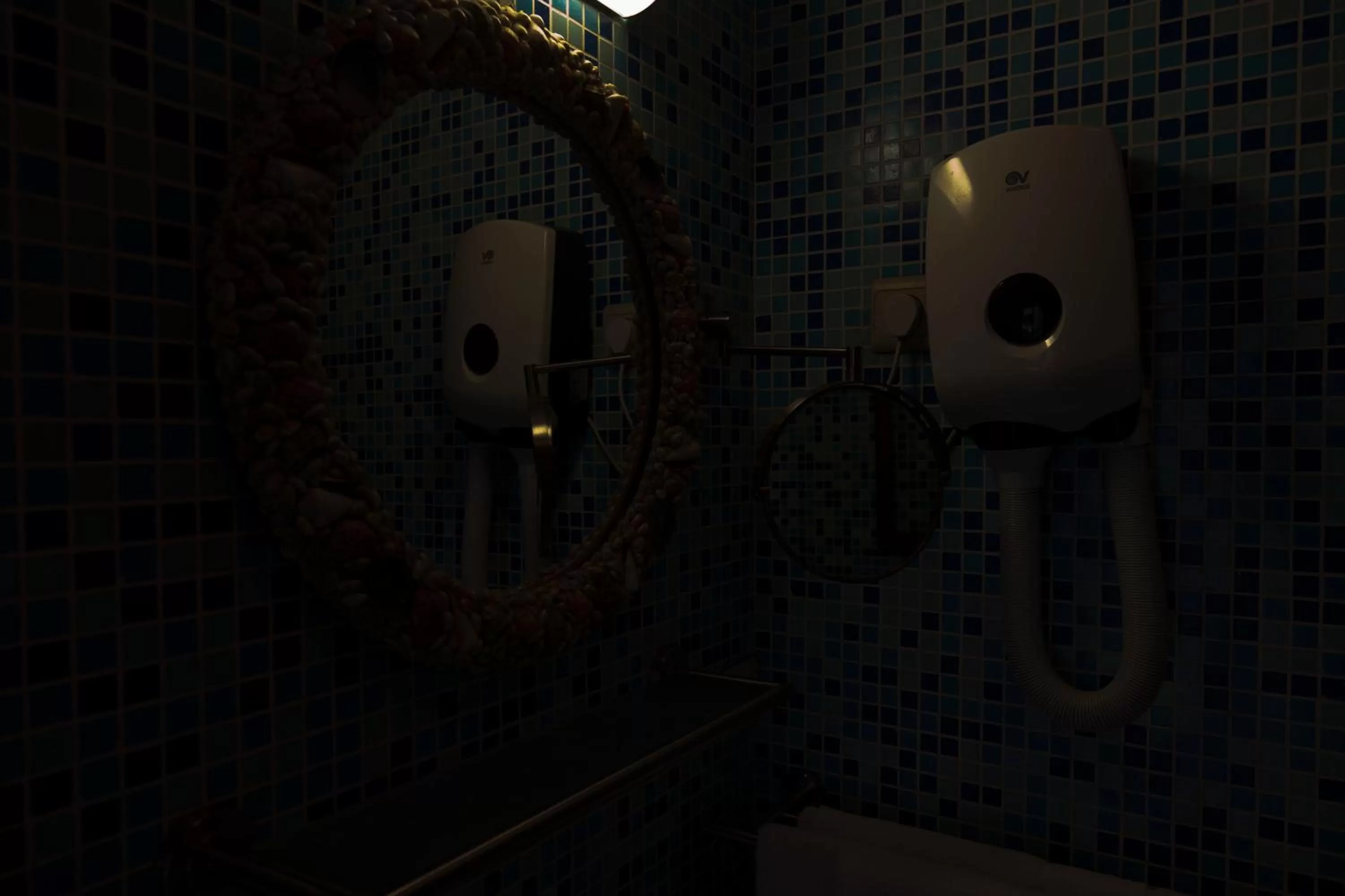 Decorative detail in Hotel Diamonds and Pearls