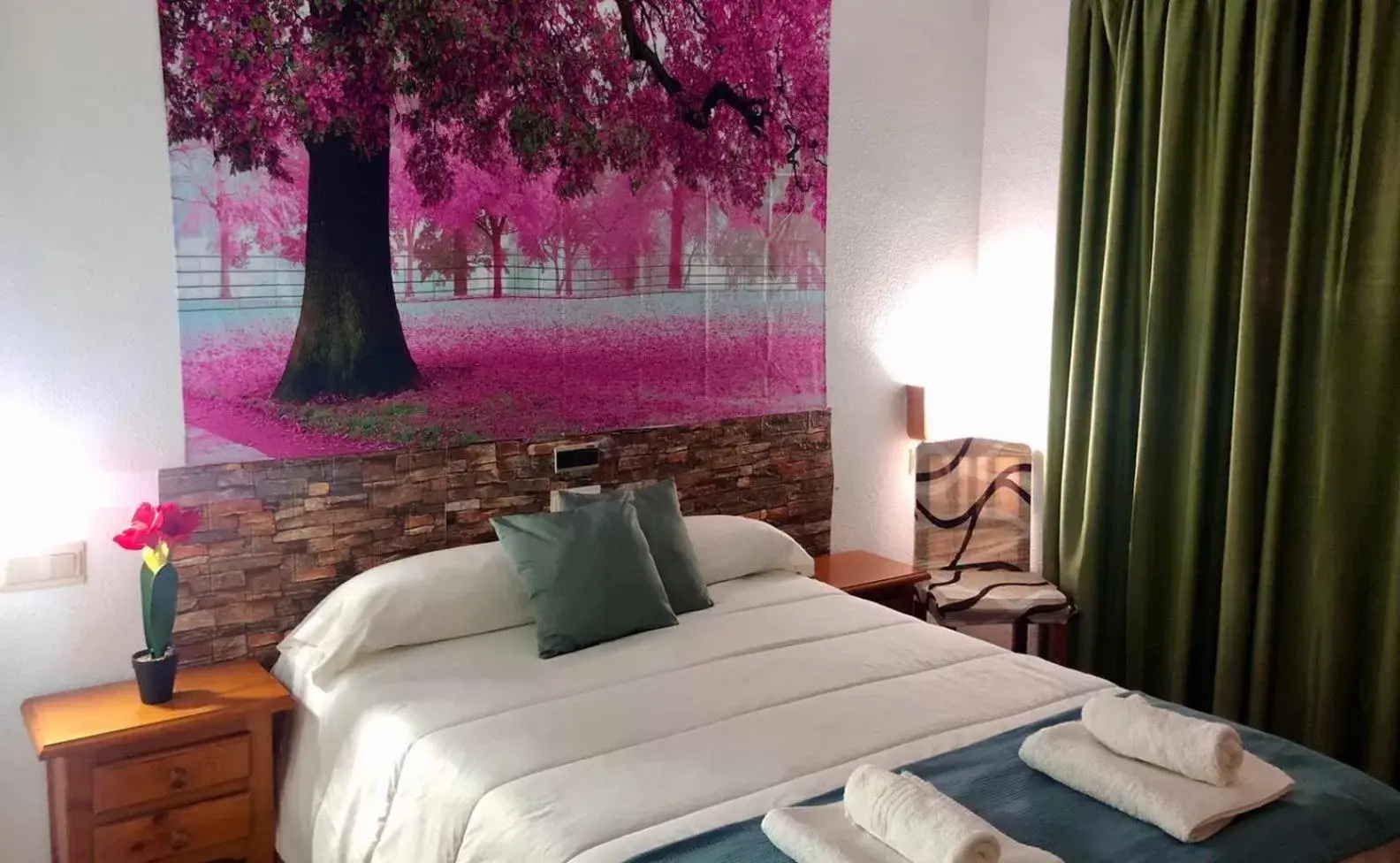 Bed in Hotel Al-Ándalus, en Cazorla Comarca