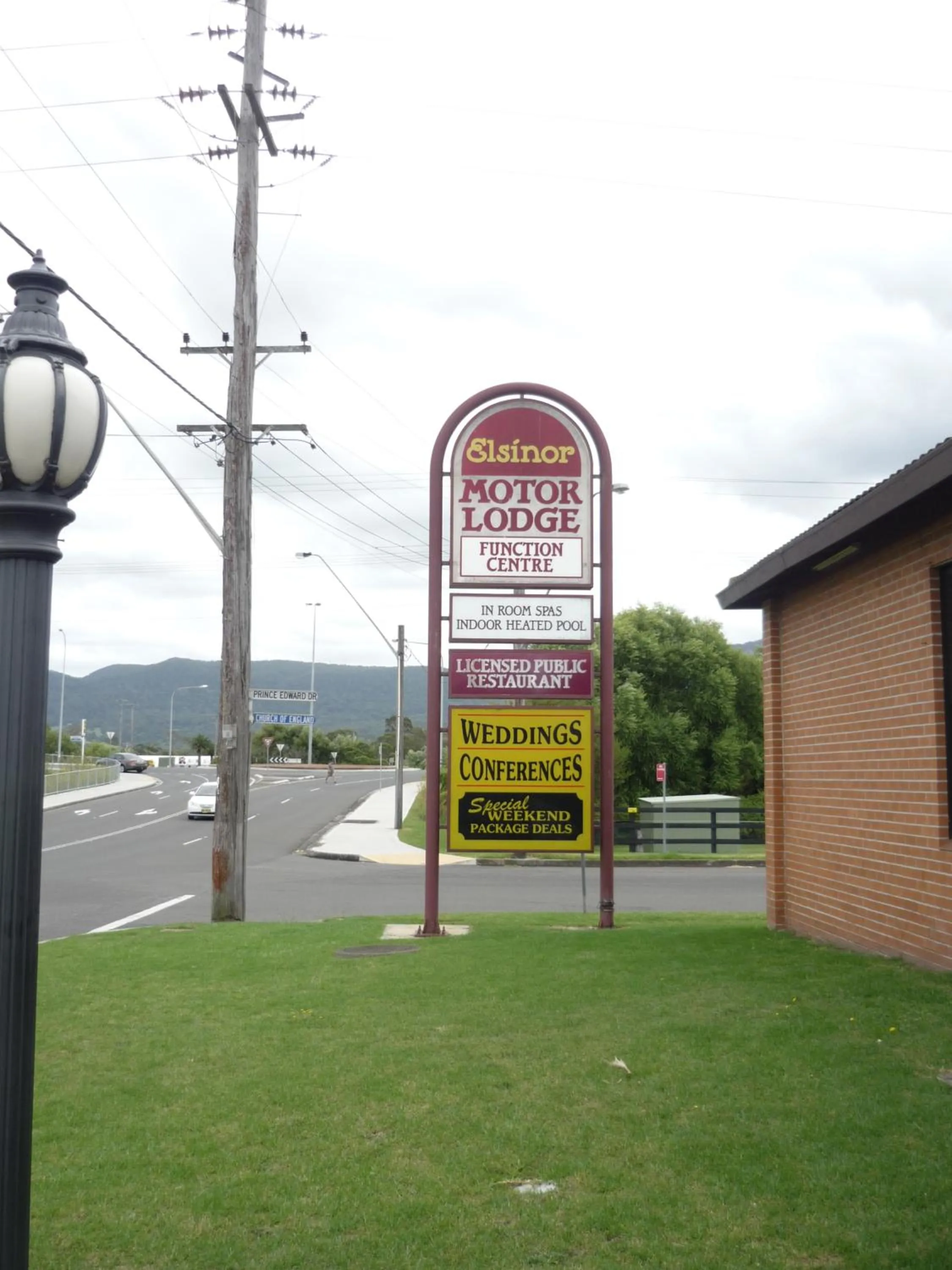 Day in Elsinor Motor Lodge