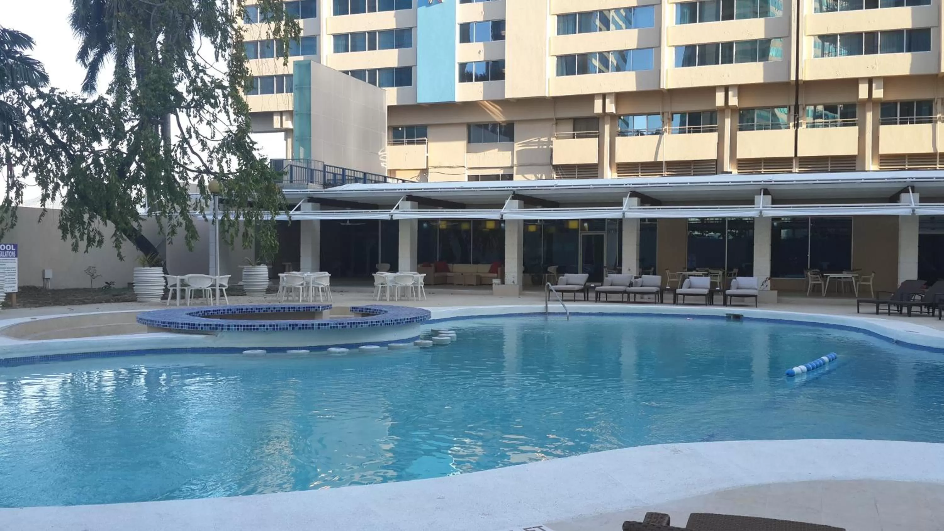 Swimming pool in Radisson Hotel Trinidad
