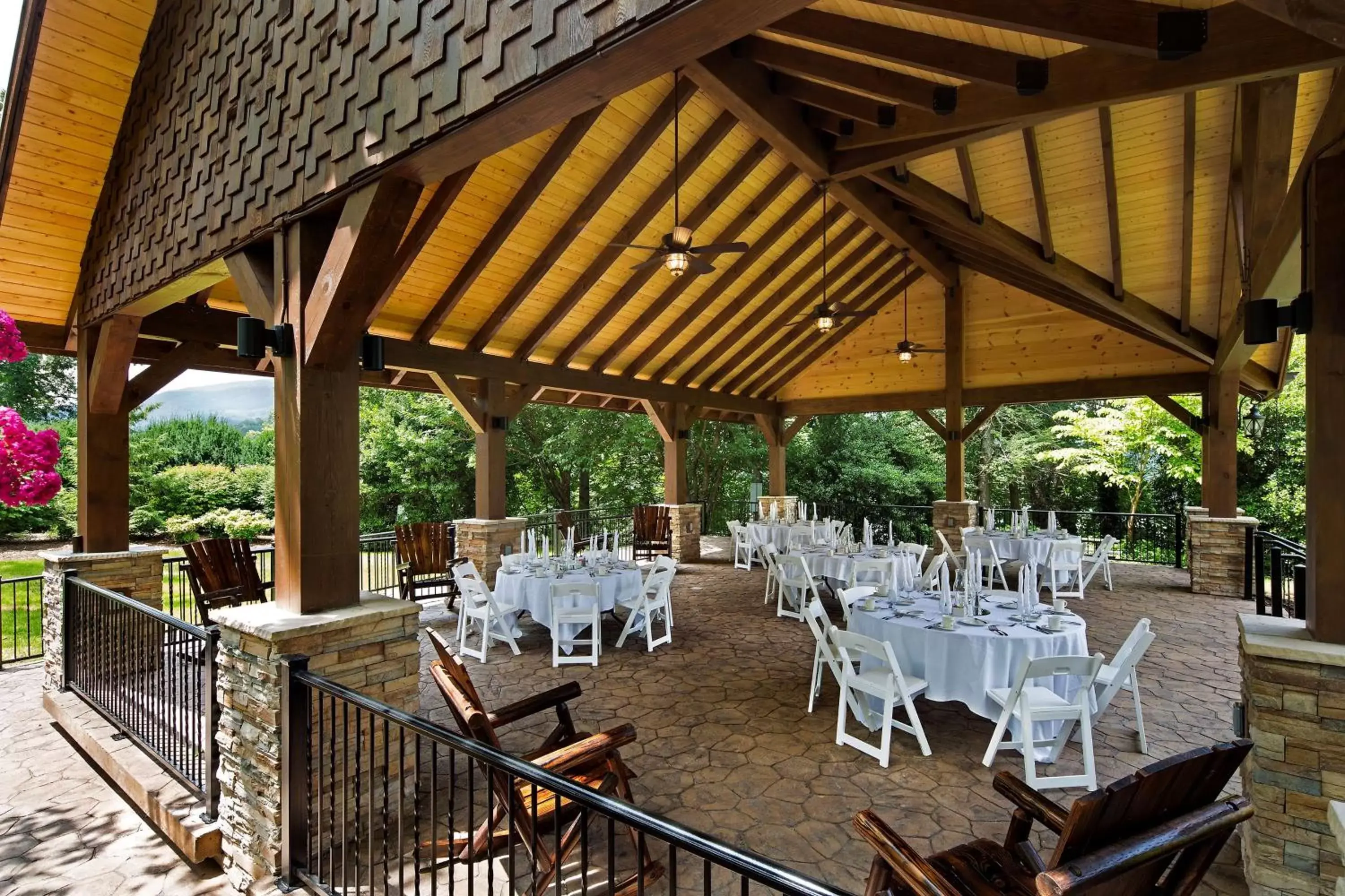 Meeting/conference room, Restaurant/Places to Eat in The Park Vista - A DoubleTree by Hilton Hotel - Gatlinburg