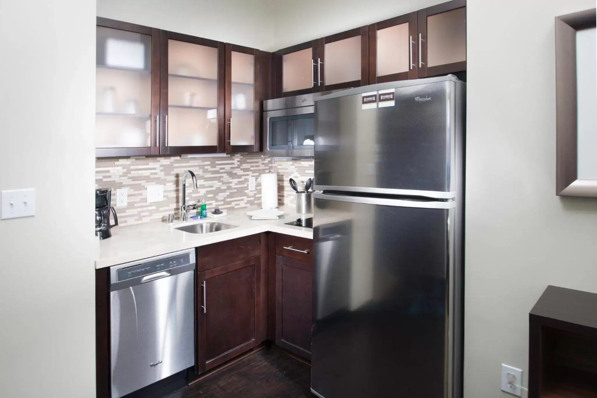 Photo of the whole room, Kitchen/Kitchenette in Staybridge Suites Sacramento-Folsom, an IHG Hotel