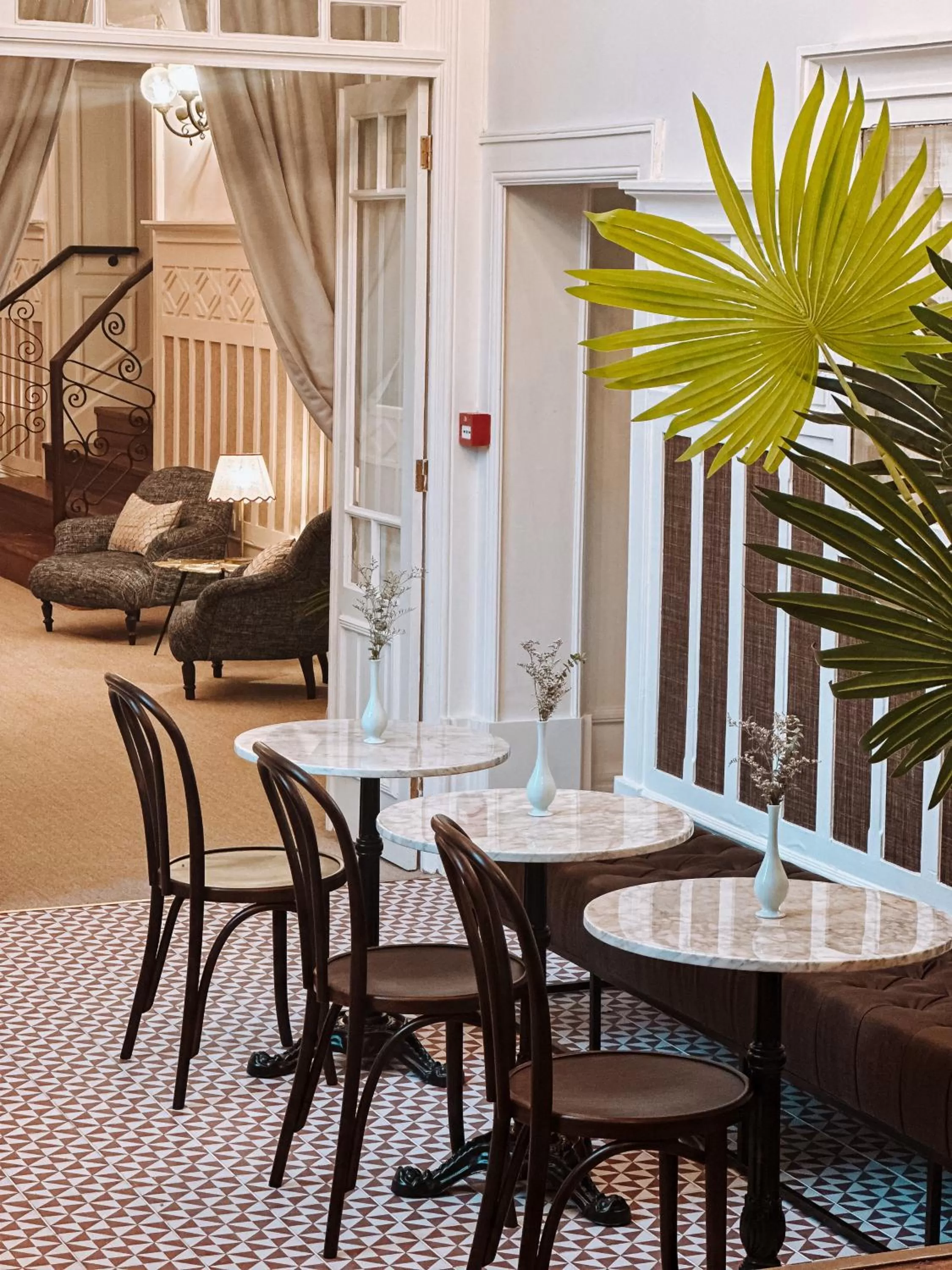Dining area in GRANDE HOTEL PARIS by STAY HOTELS