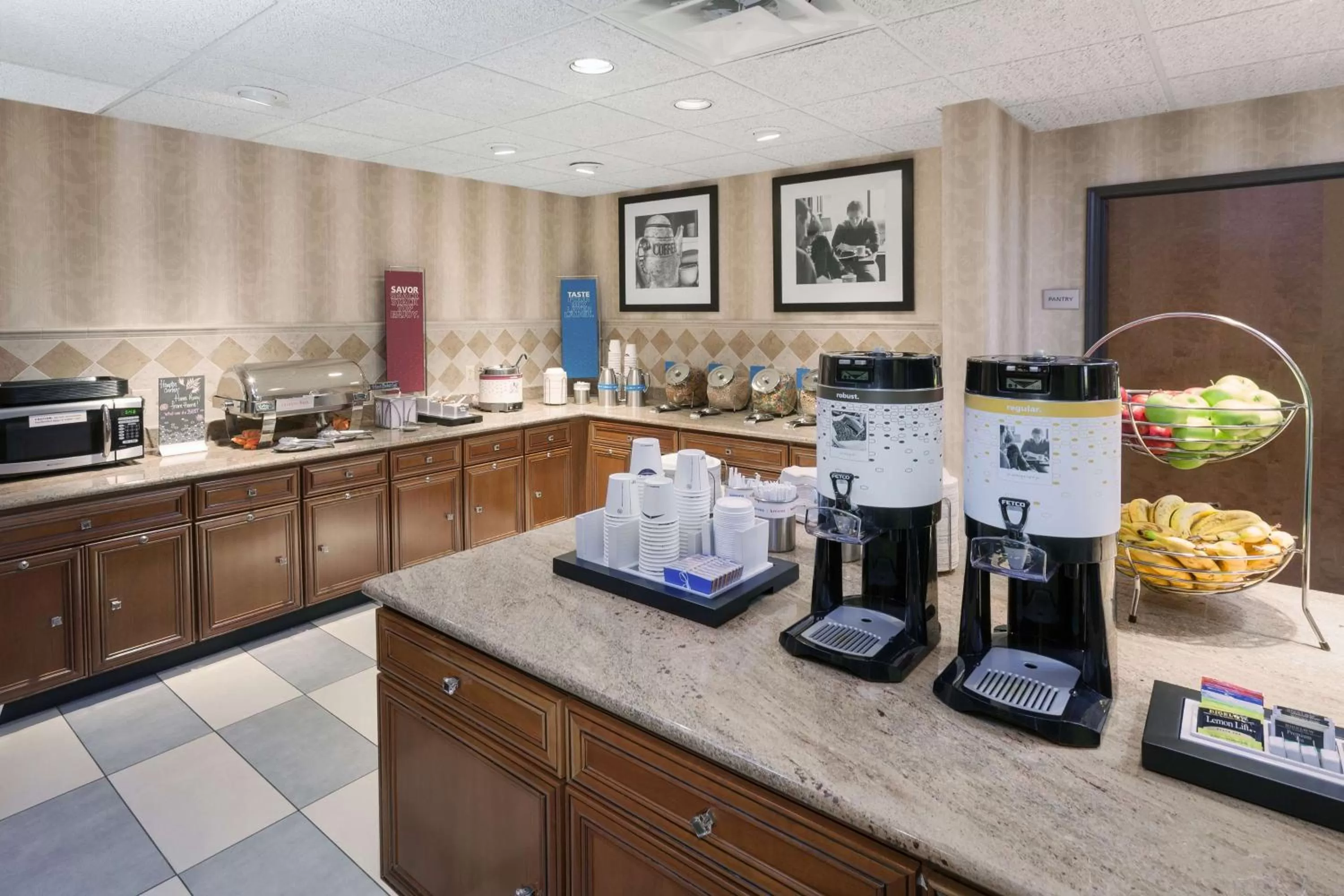 Breakfast in Hampton Inn & Suites Munster