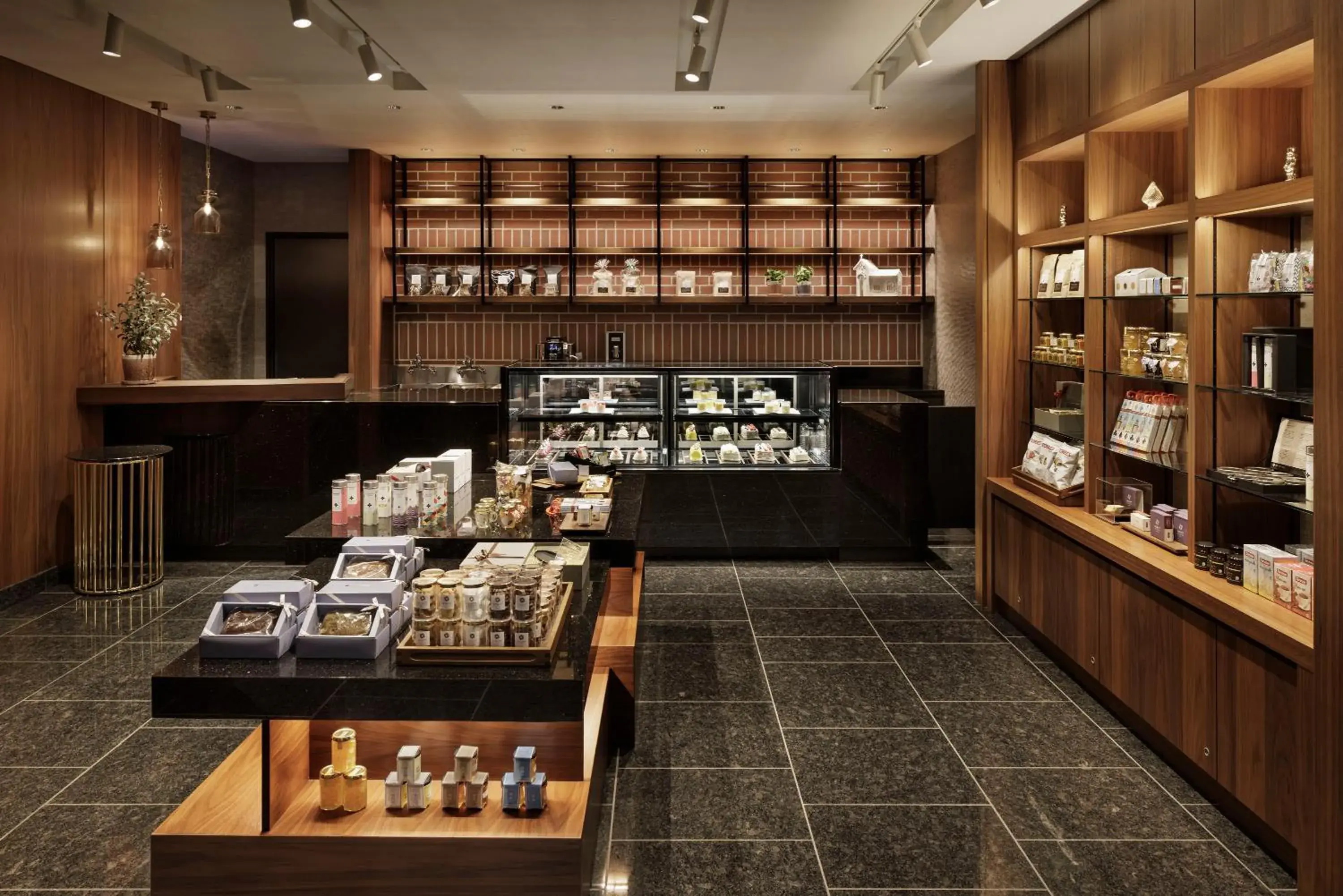 On-site shops in Hyatt Regency Yokohama