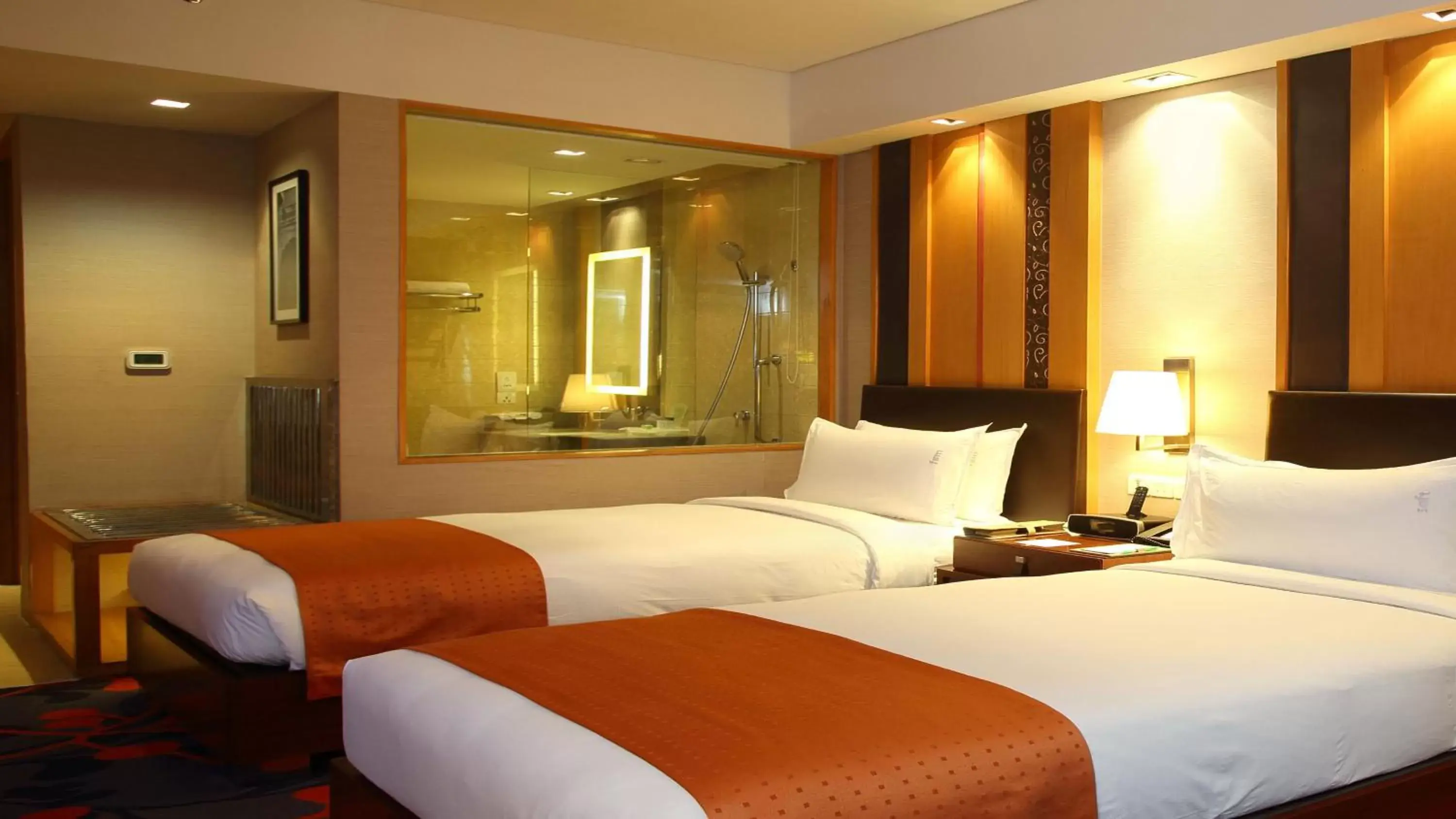 Photo of the whole room, Bed in Holiday Inn New Delhi Mayur Vihar Noida, an IHG Hotel