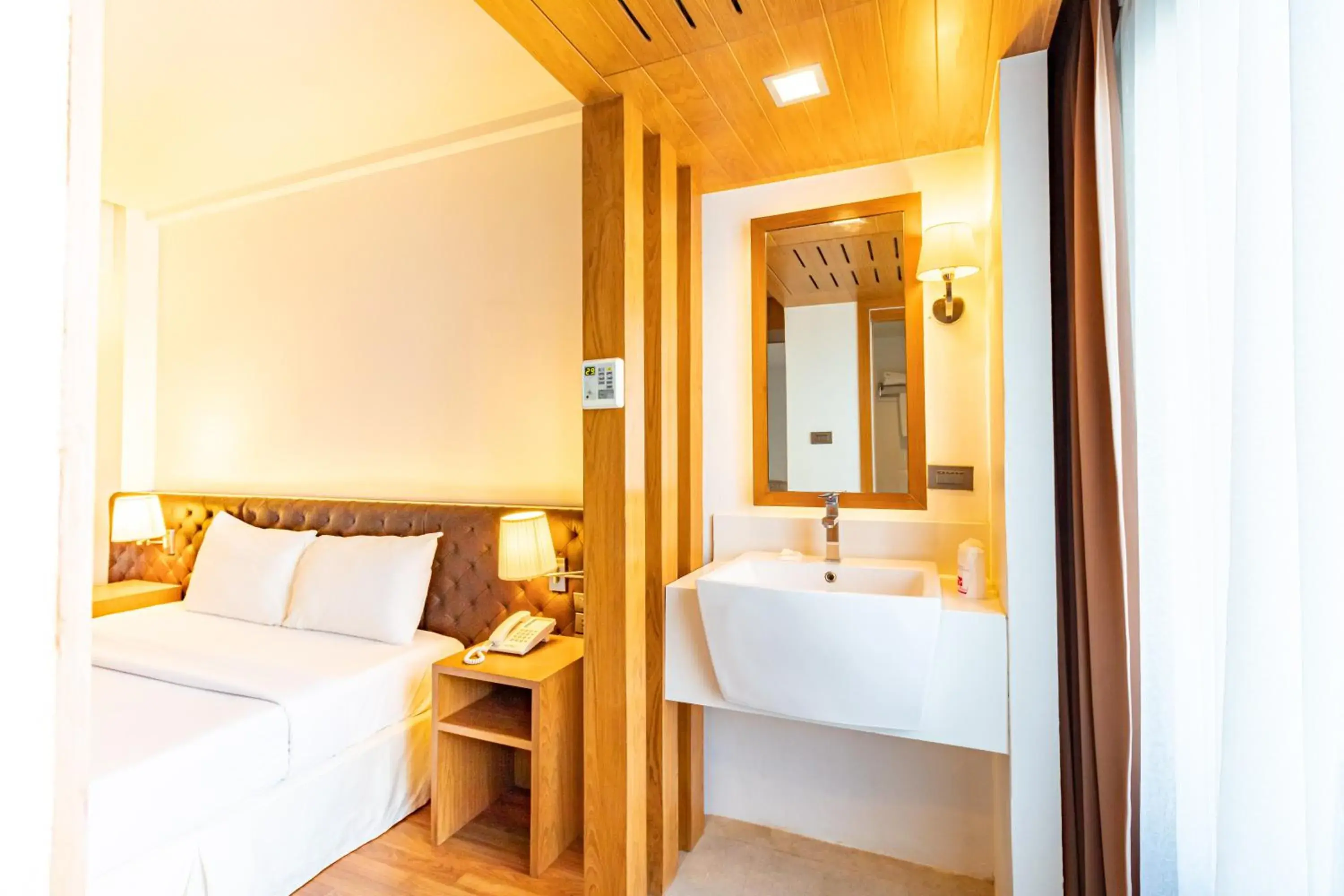 Bed, Bathroom in Viva Hotel Songkhla