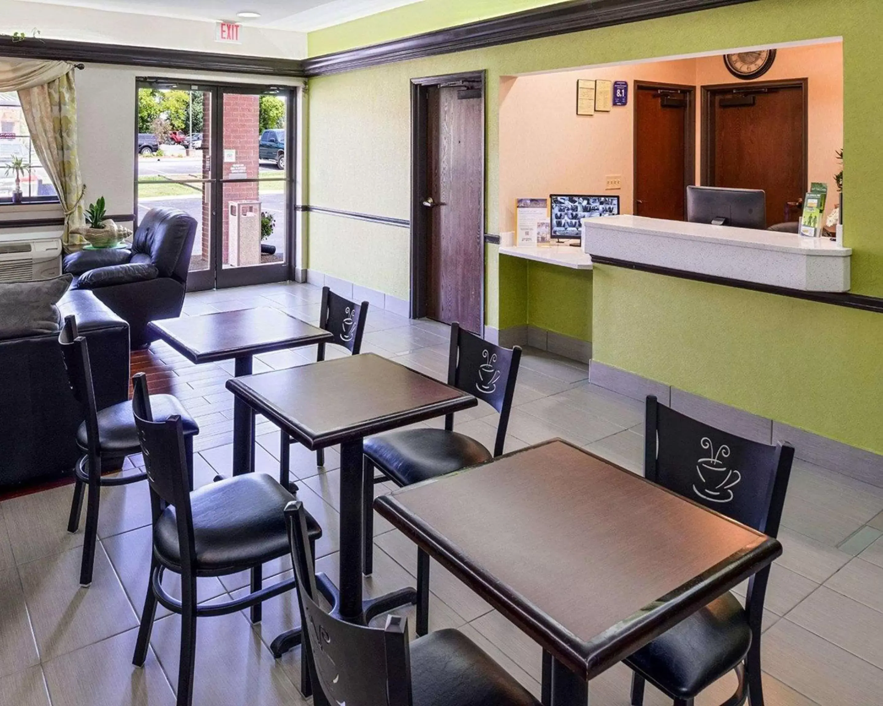 Restaurant/places to eat in Econo Lodge Inn & Suites Shelbyville