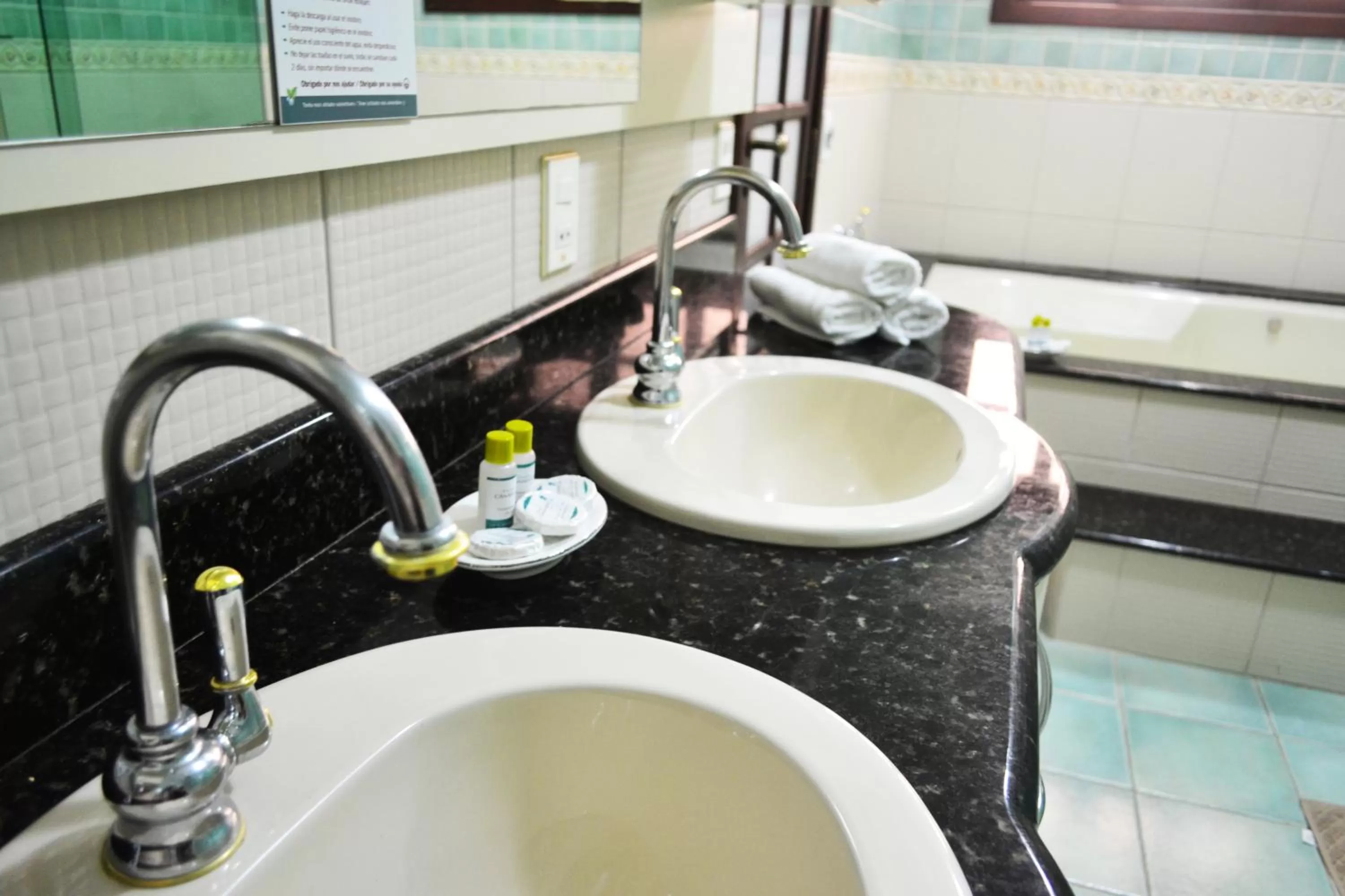 Bathroom in Pousada Canasvieiras