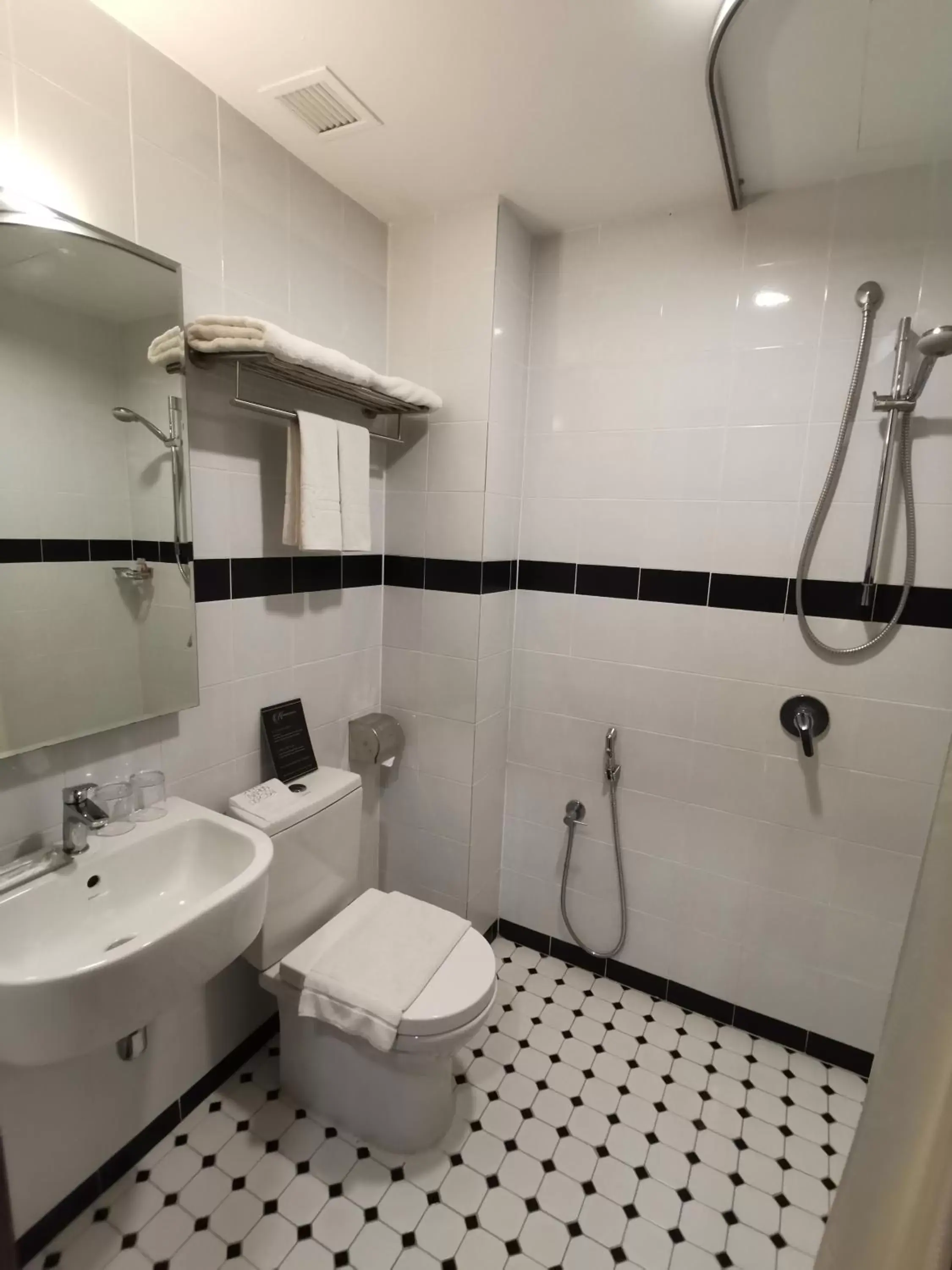 Bathroom in Kimberley Hotel Georgetown