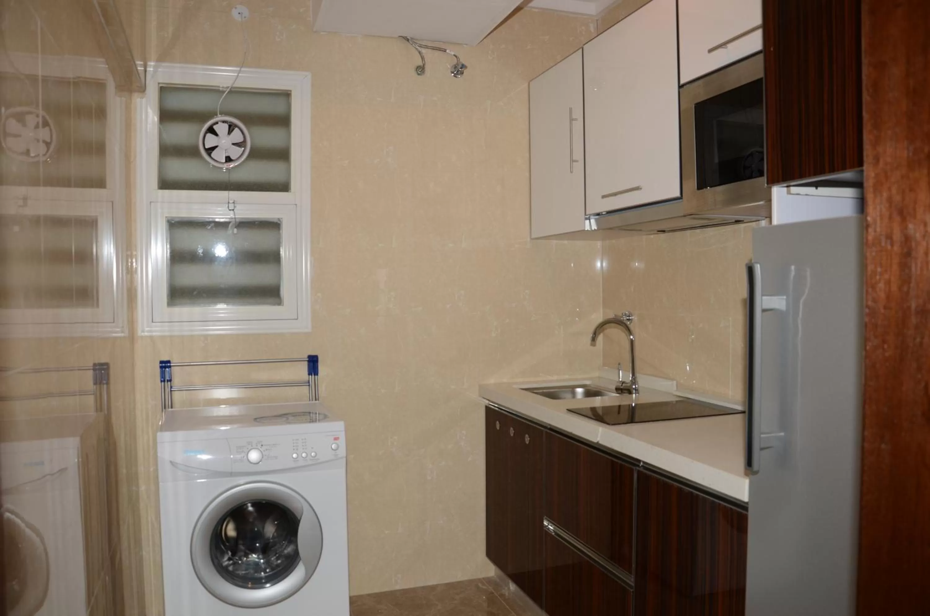 Kitchen or kitchenette in Continental Inn Hotel Al Farwaniya