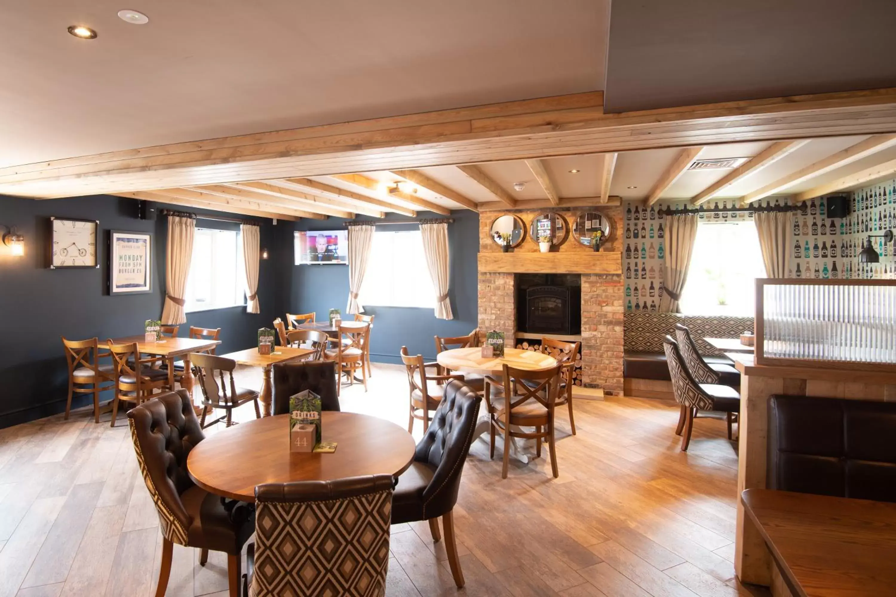 Restaurant/Places to Eat in Paisley Pear, Brackley by Marston's Inns