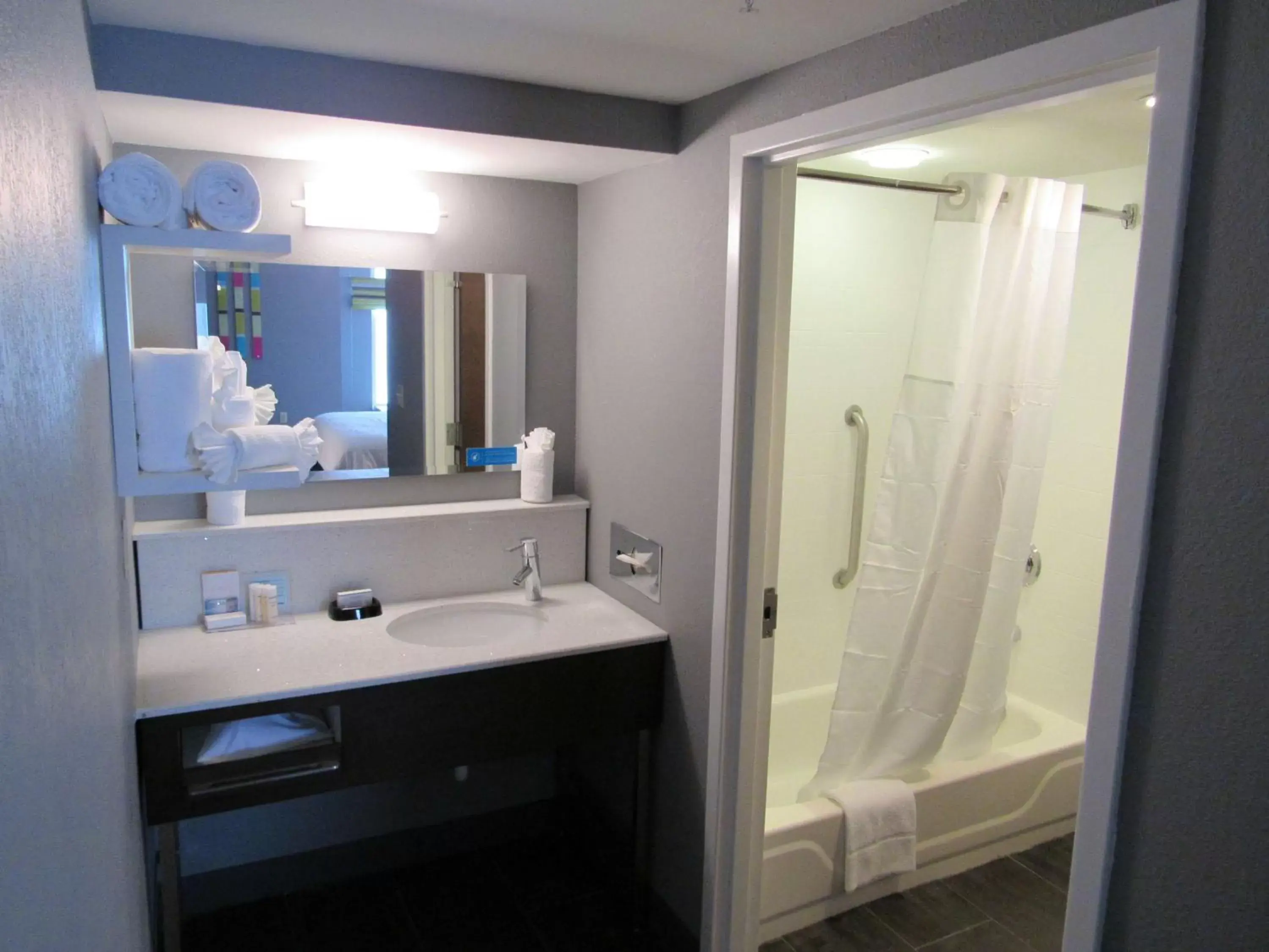 Bathroom in Hampton Inn & Suites Newtown