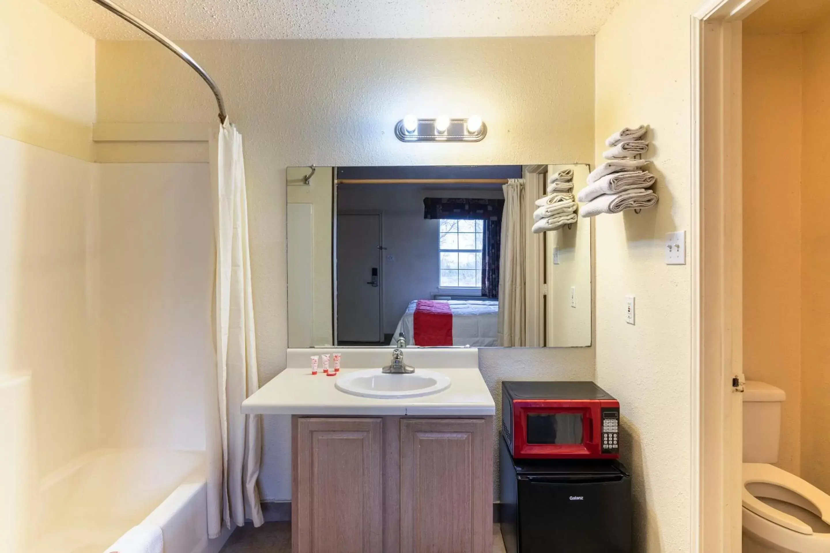 Bathroom in OYO Hotel Decatur TX Hwy 287 Northwest