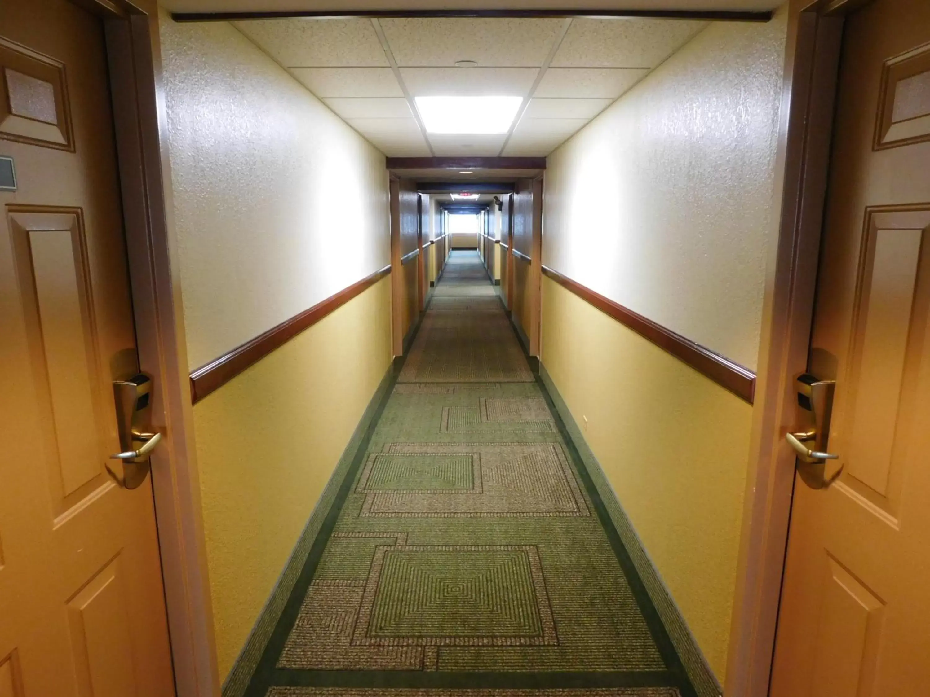 Area and facilities in Days Inn & Suites by Wyndham Arlington Heights