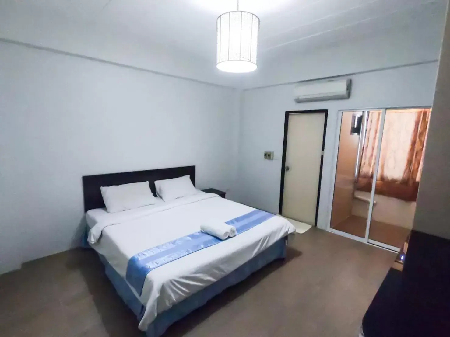 Bedroom, Bed in Inspire House Hotel