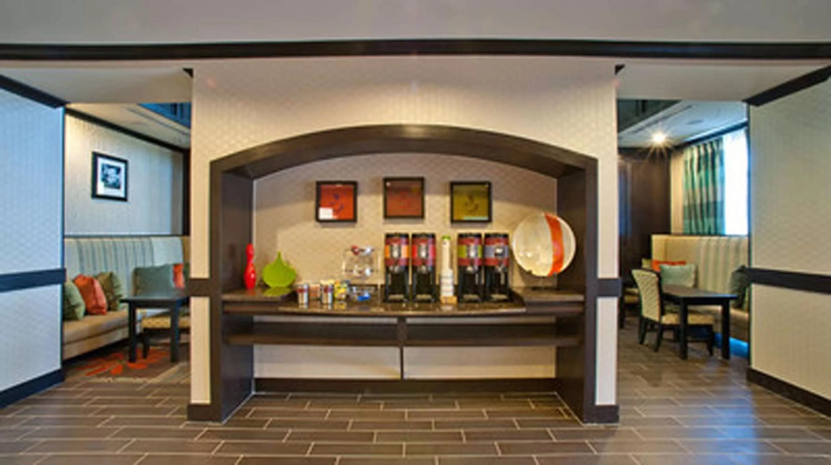 Dining area in Hampton Inn & Suites Denison