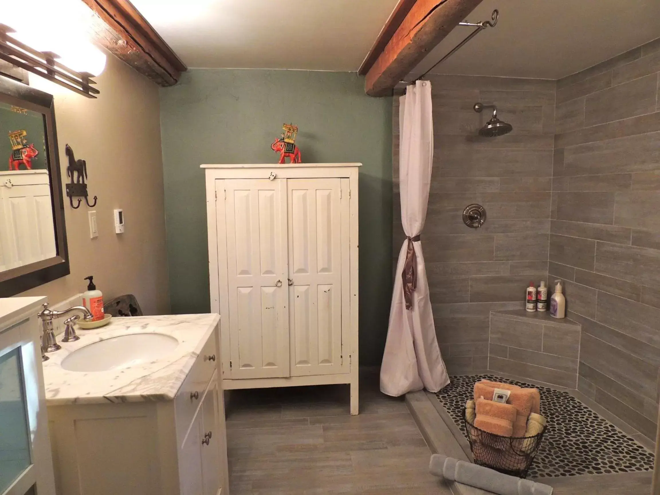 Bathroom in Canyon Of The Ancients Guest Ranch